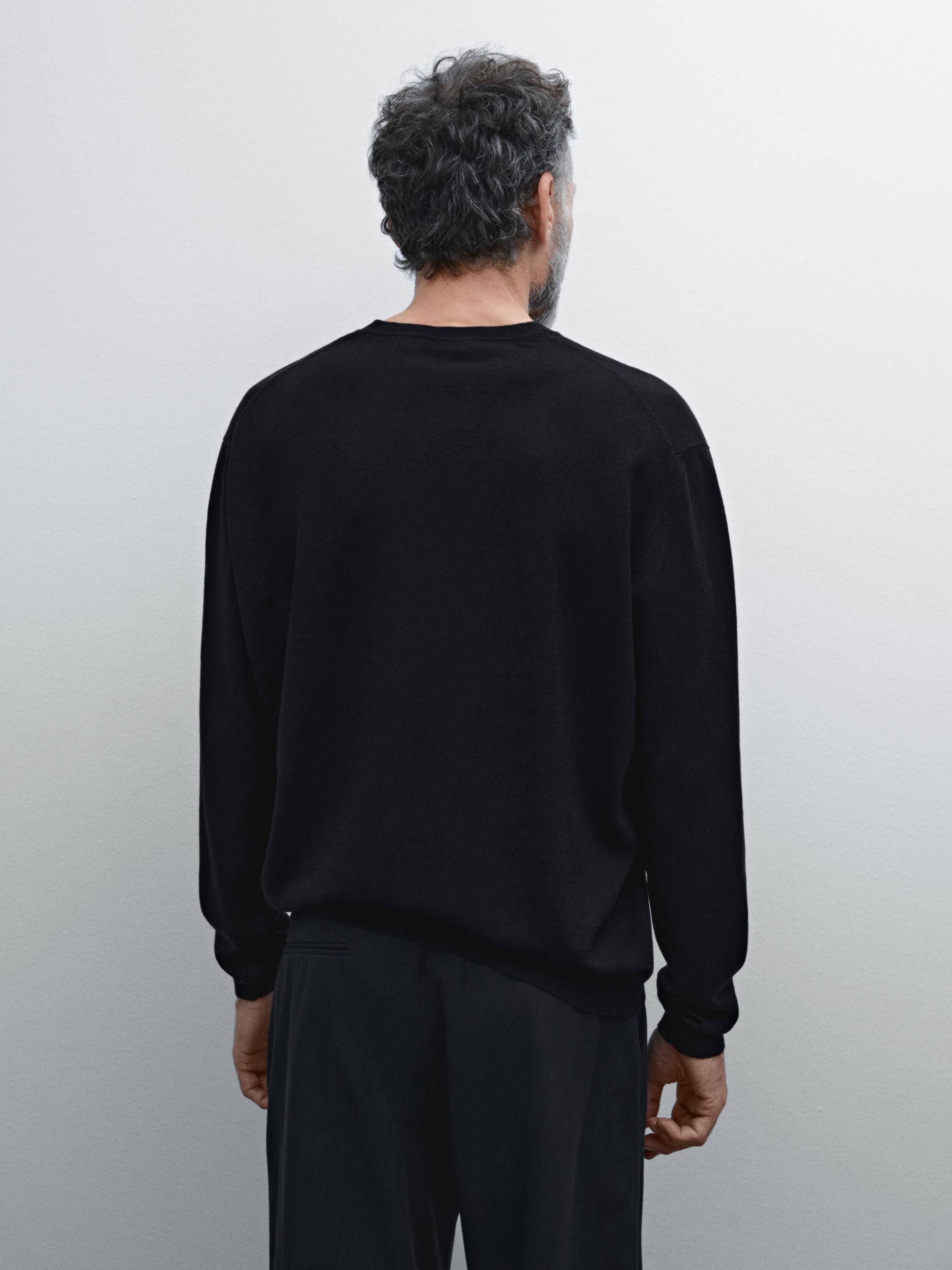 Cotton blend V-neck knit sweater