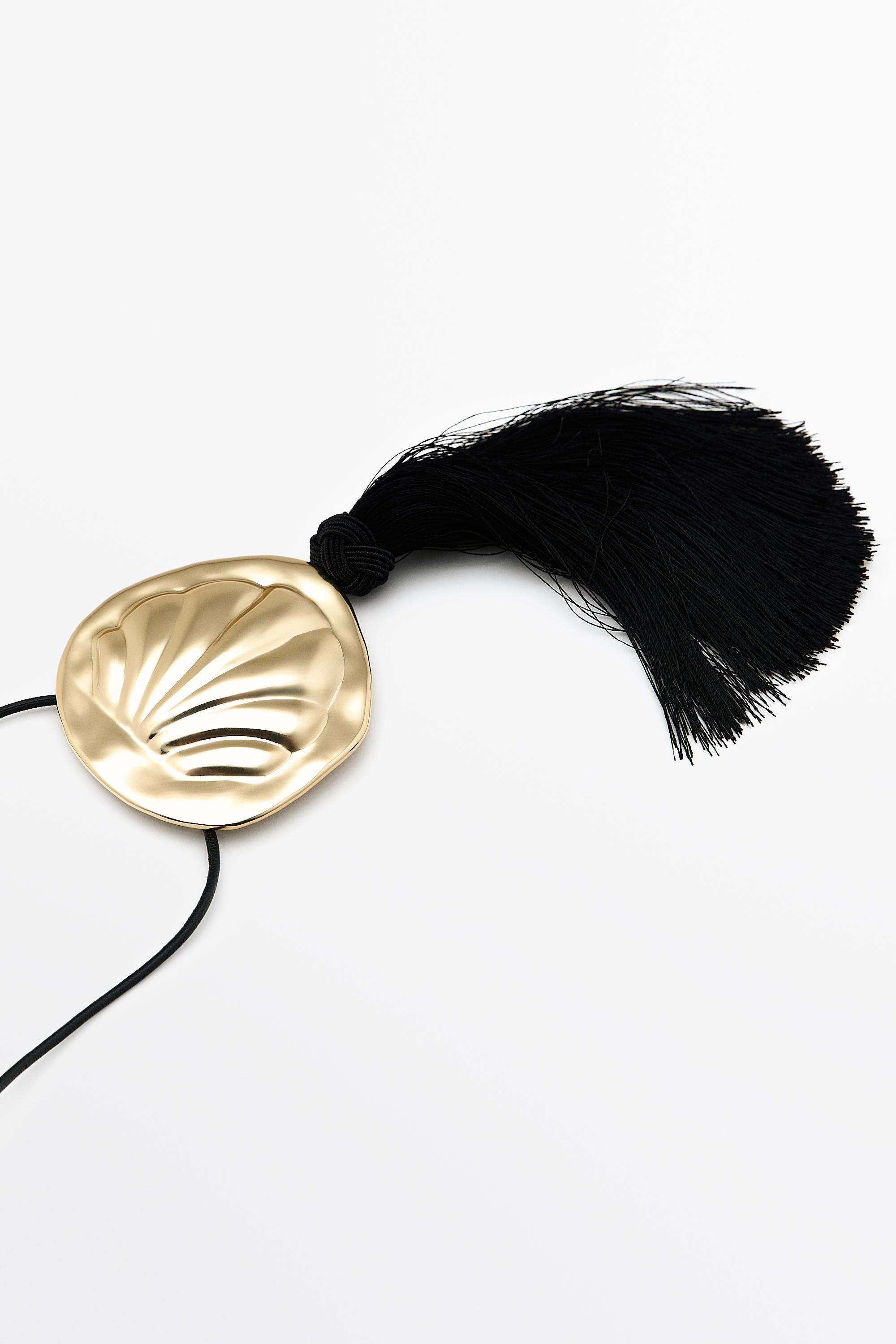 Shell pendant necklace with tassel — GOLDEN