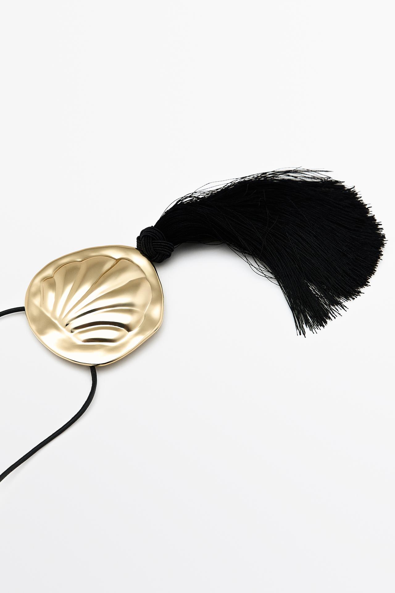 Shell pendant necklace with tassel — GOLDEN