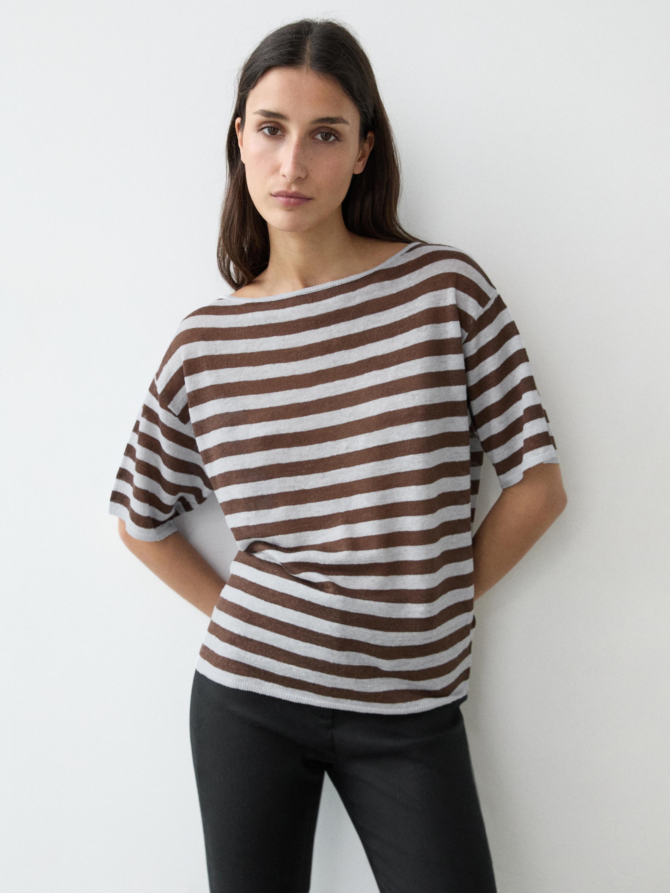 Stribet T-shirt i hør med bådudskæring