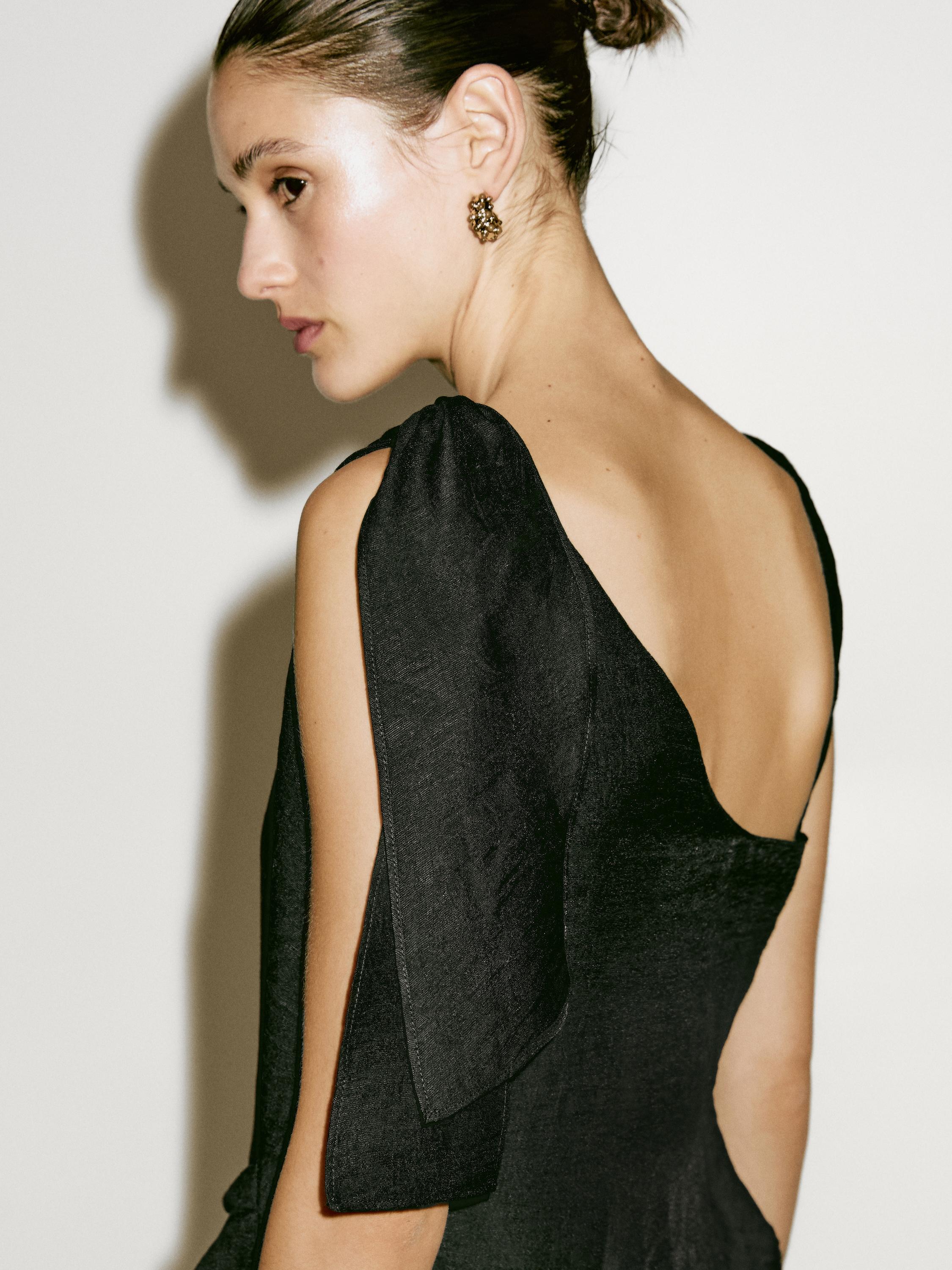 Flowing dress with knot detail - Limited Edition