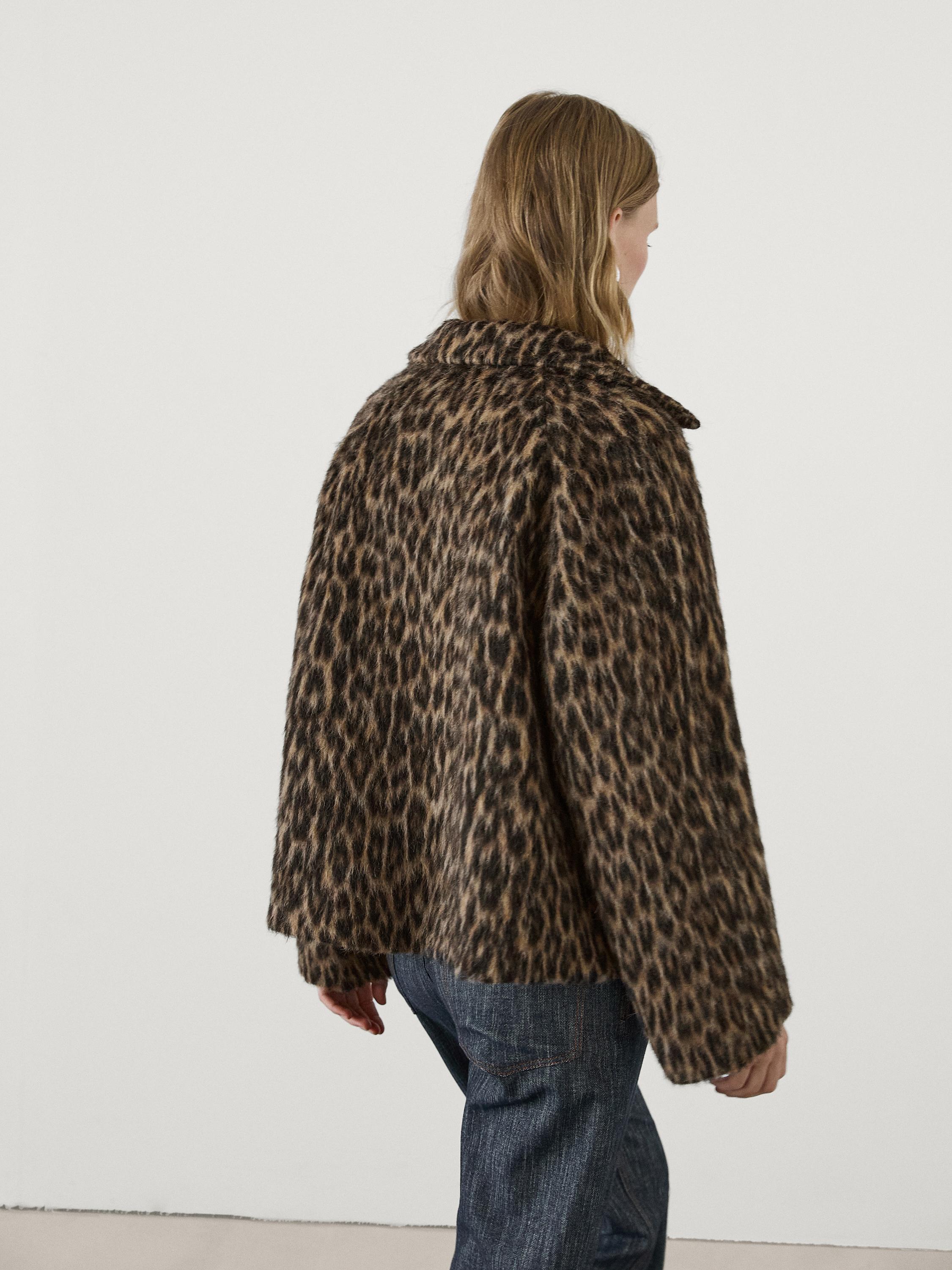 Short animal print collared coat