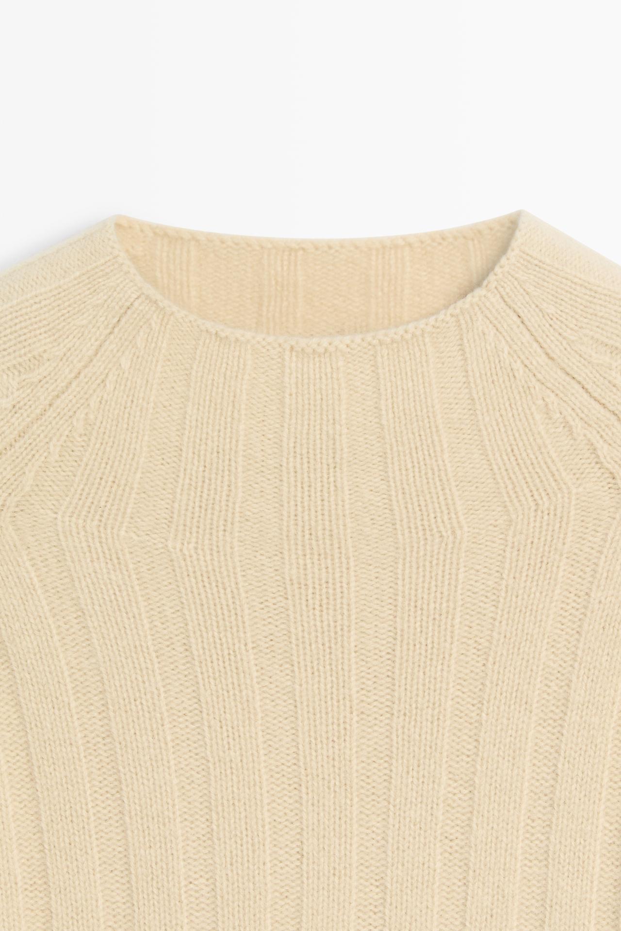 100% wool knit mock neck sweater — Olive