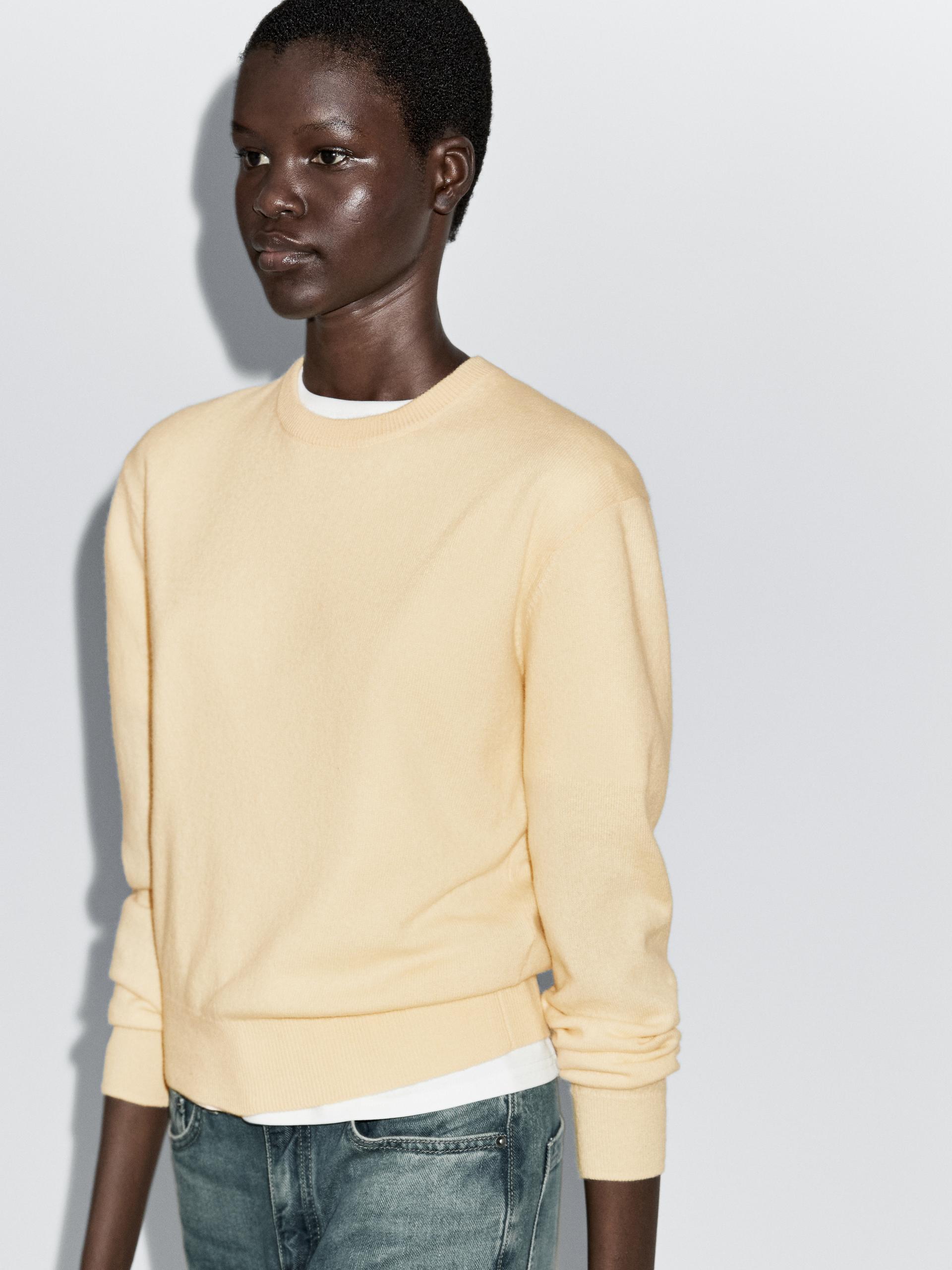 Sweter Z Mieszanki Wełny Z Okrągłym Dekoltem - Waniliowy - Xs - Massimo Dutti - Kobieta
