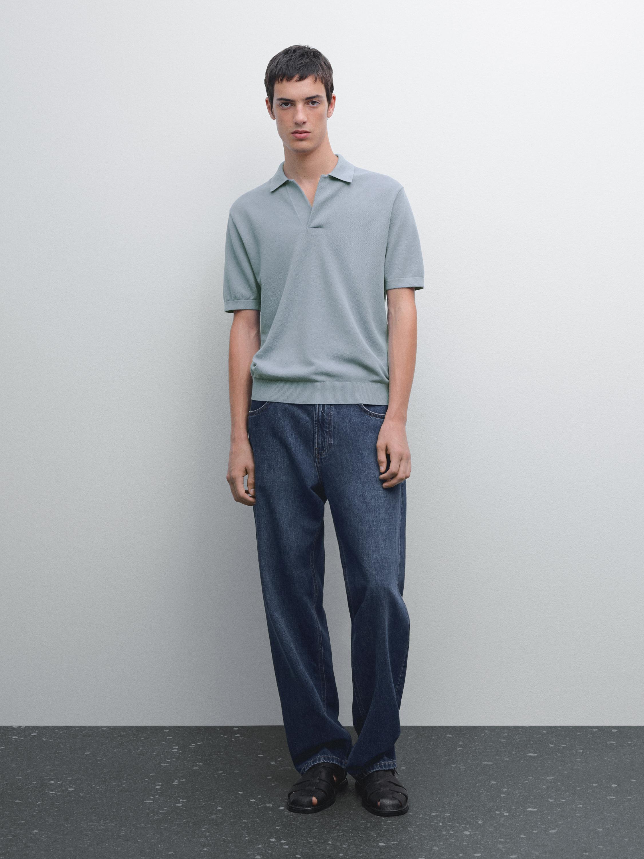 V-neck knitted polo shirt
