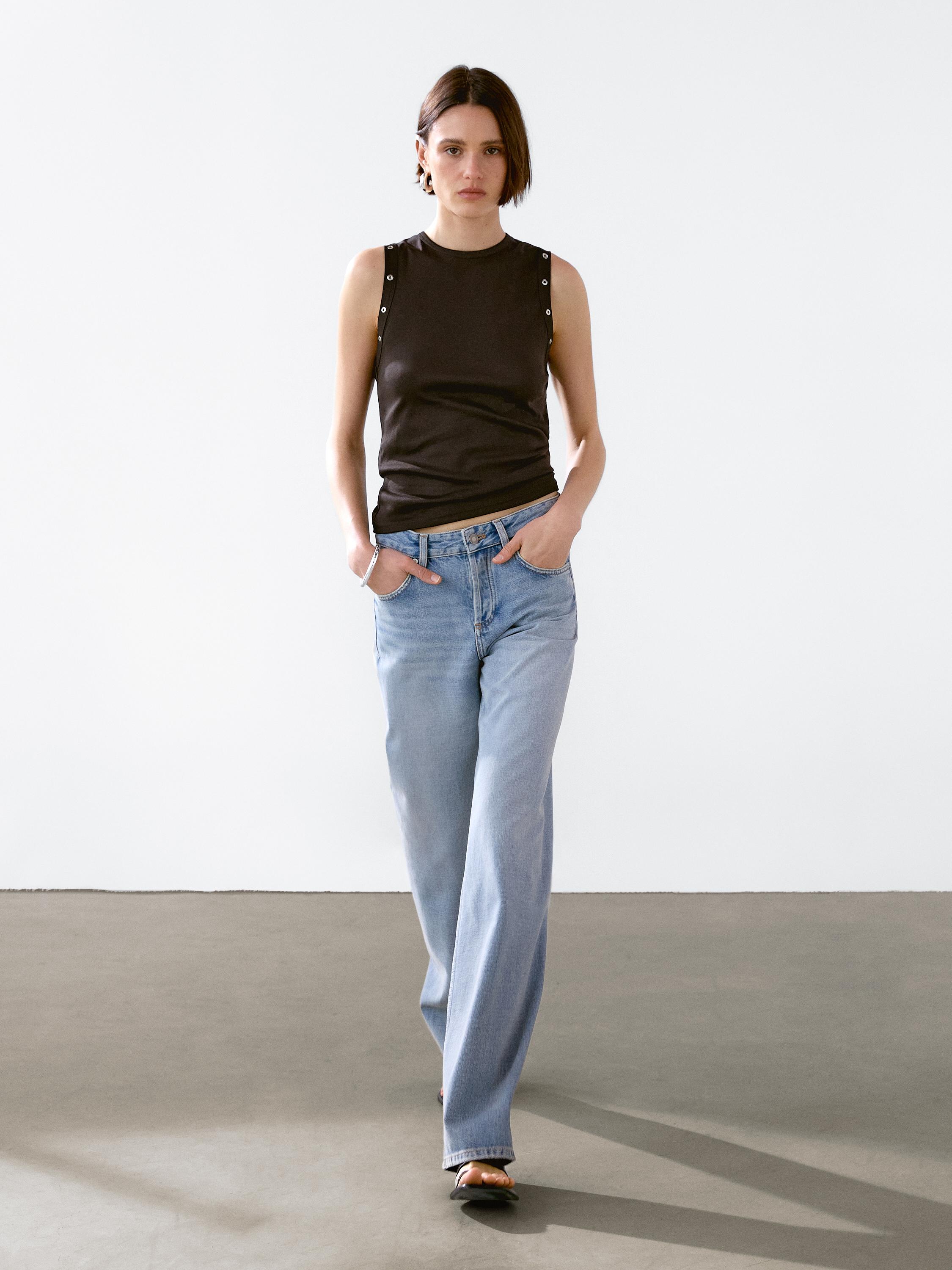 Cropped t-shirt with eyelets detail