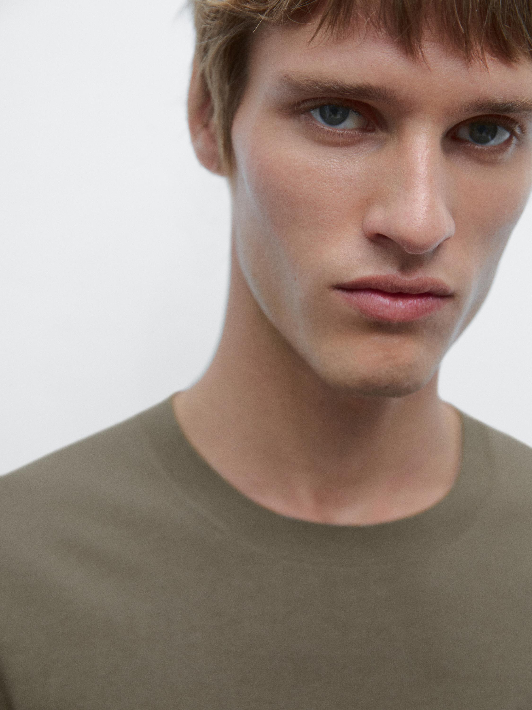 100% cotton knit T-shirt