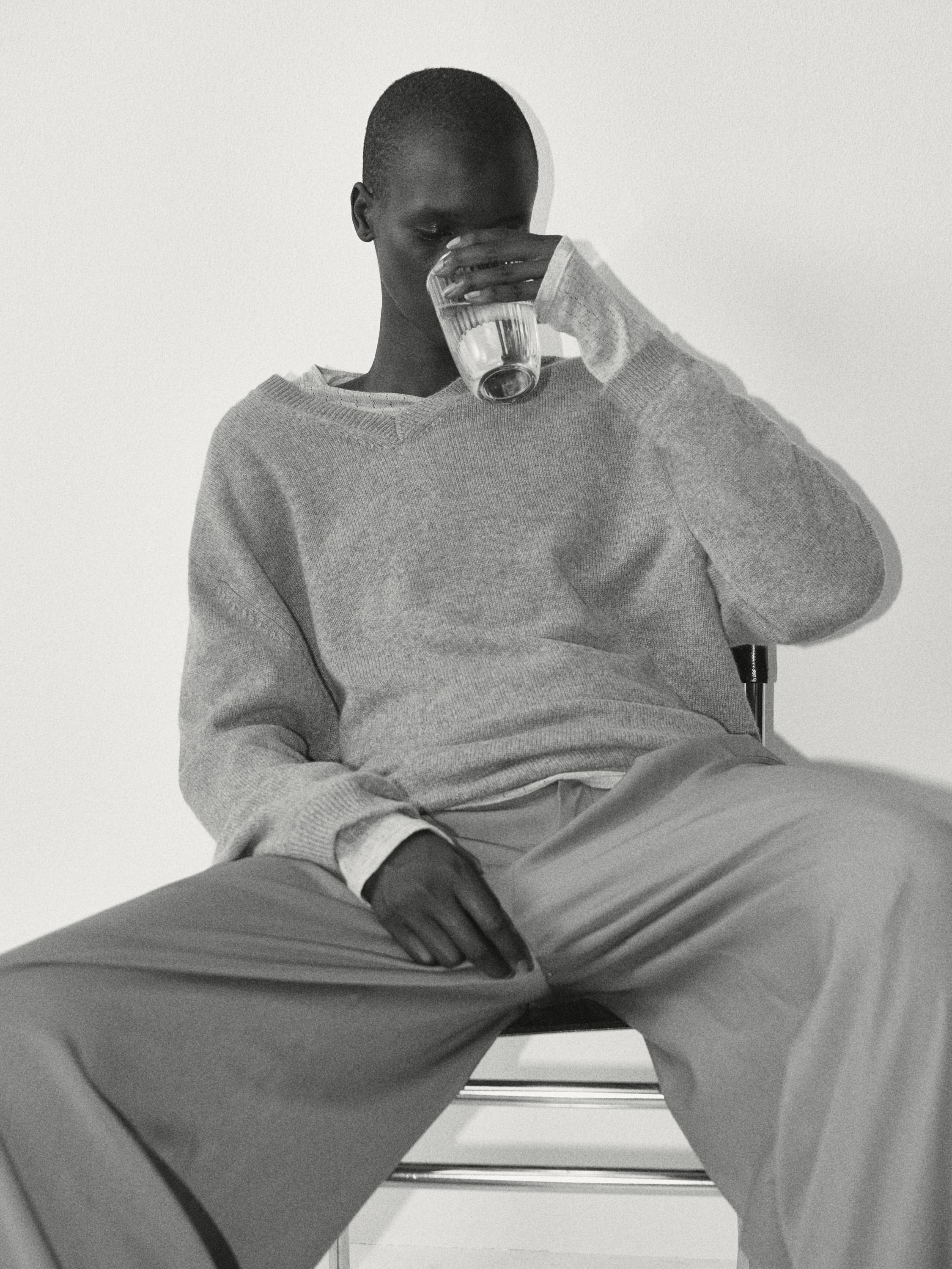 100% cashmere oversize V-neck sweater