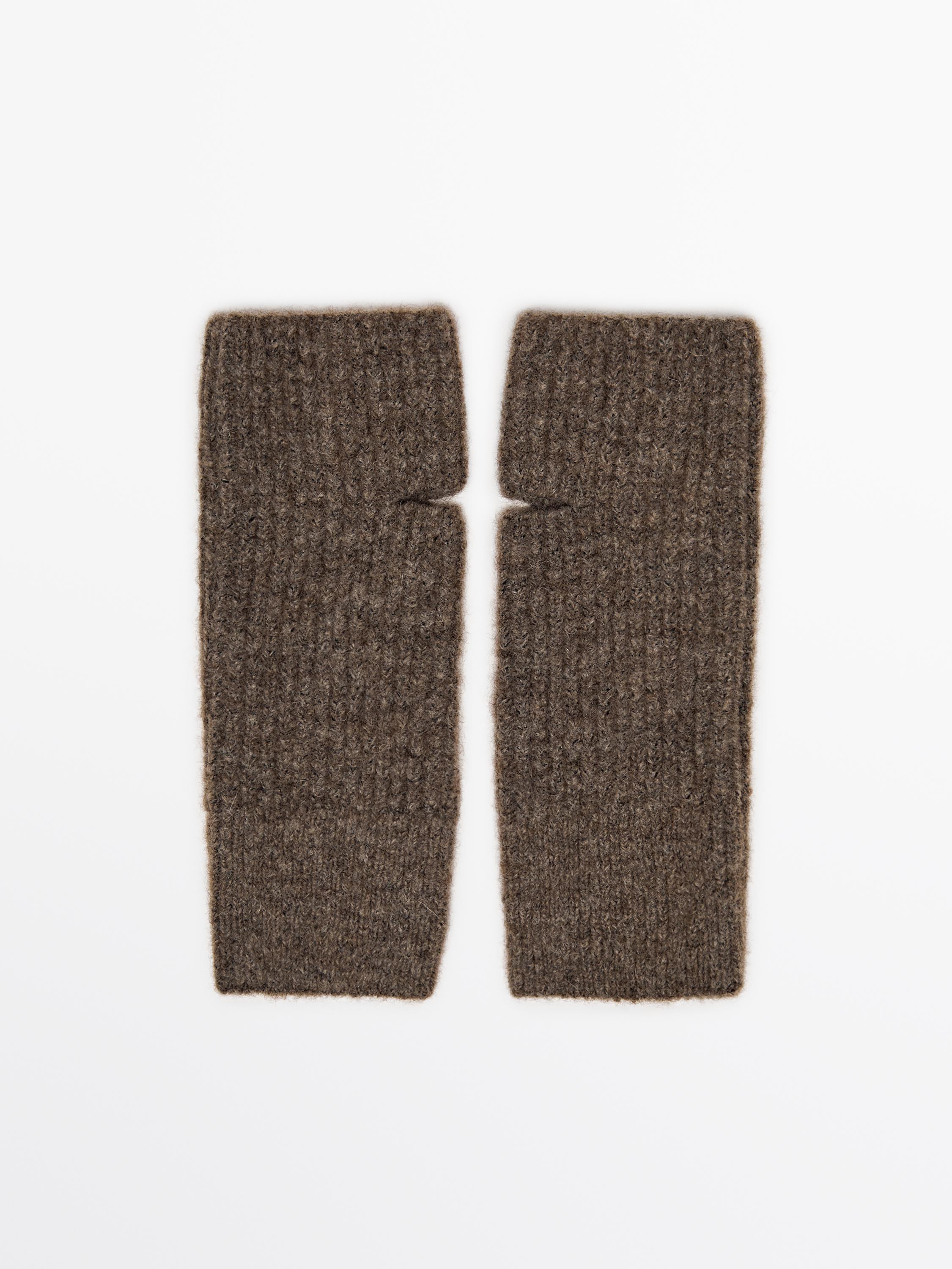 Knit mittens