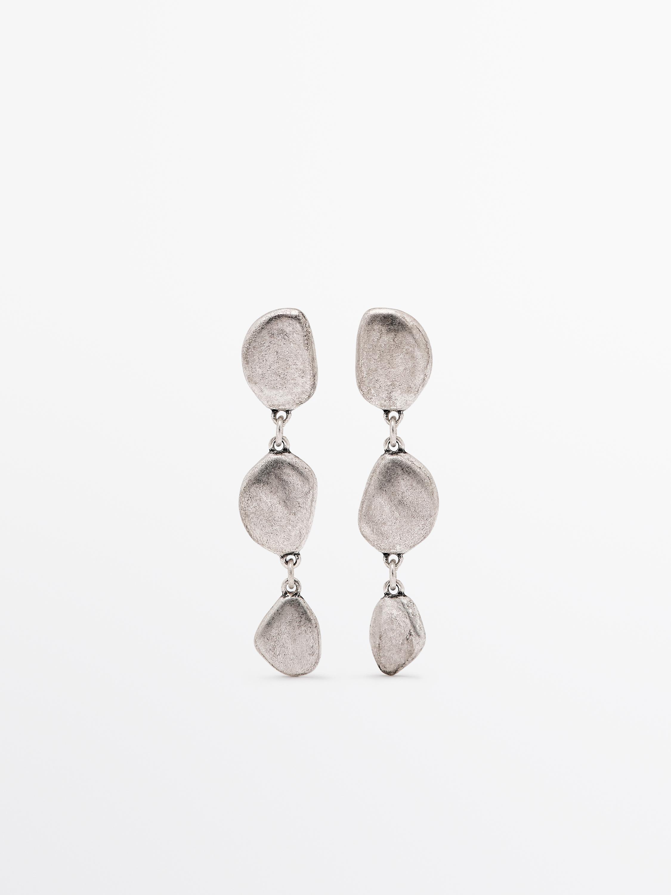 Leaf dangle earrings