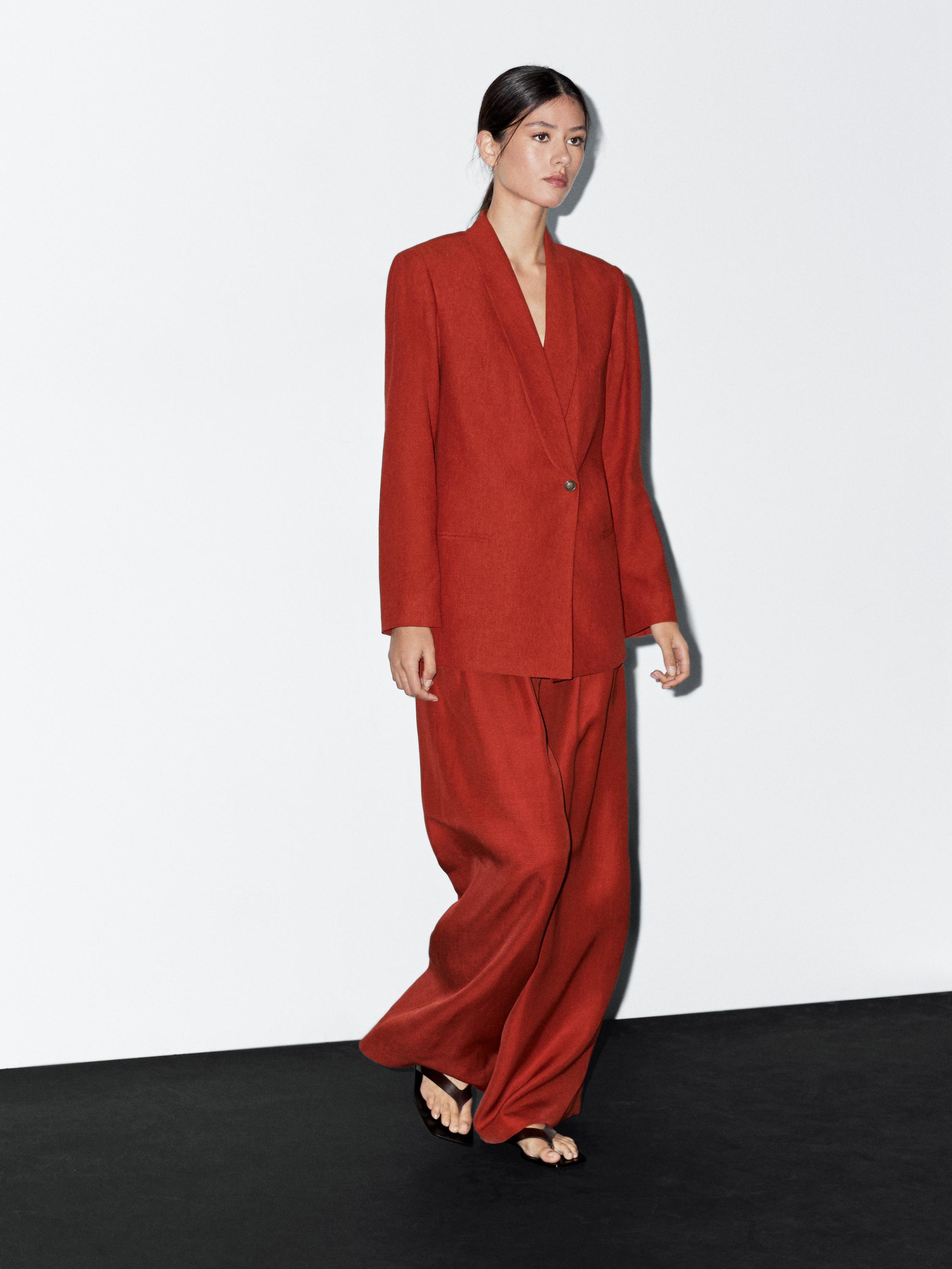 Straight-leg trousers with double dart detail