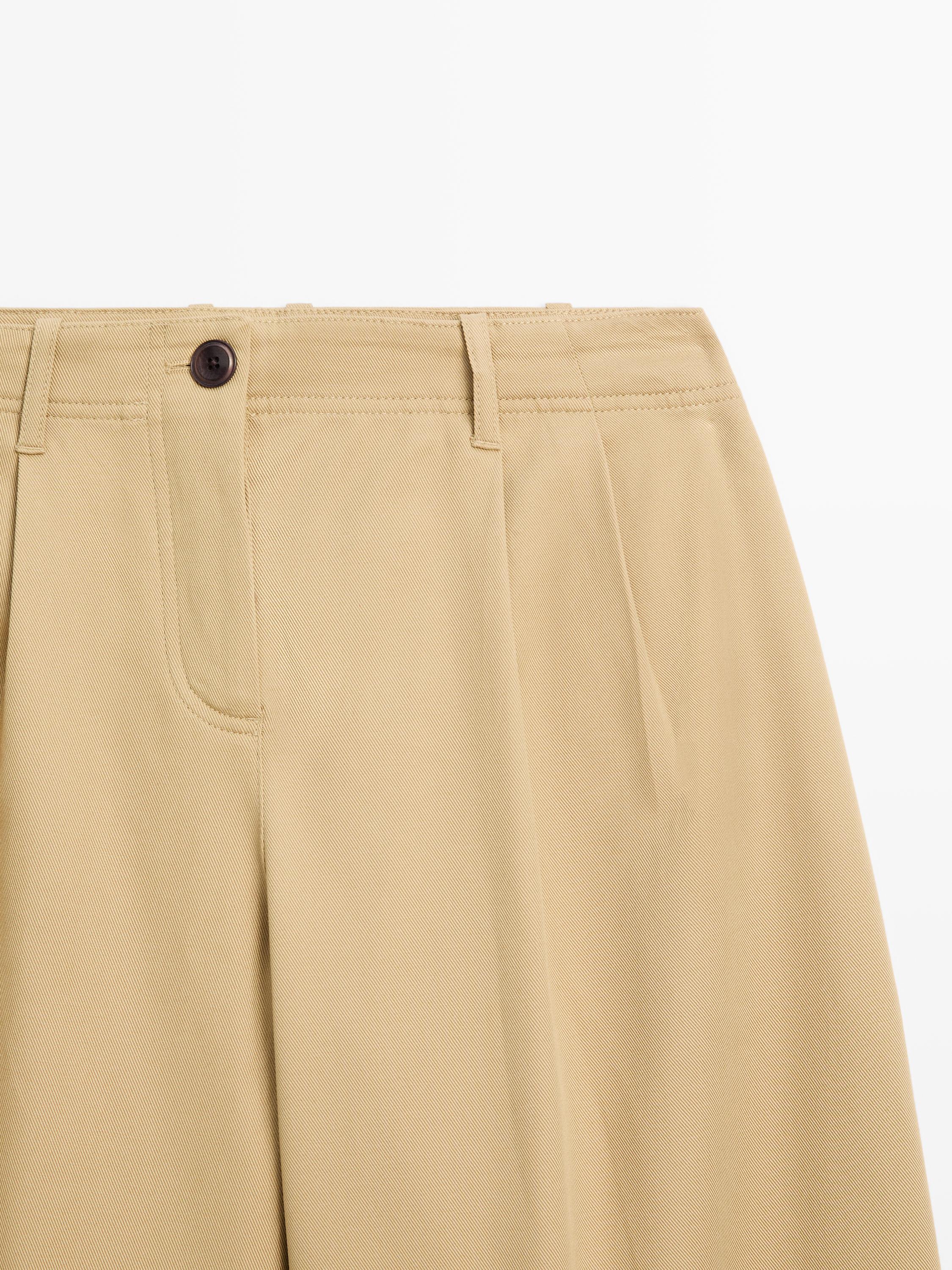 Wide-leg trousers