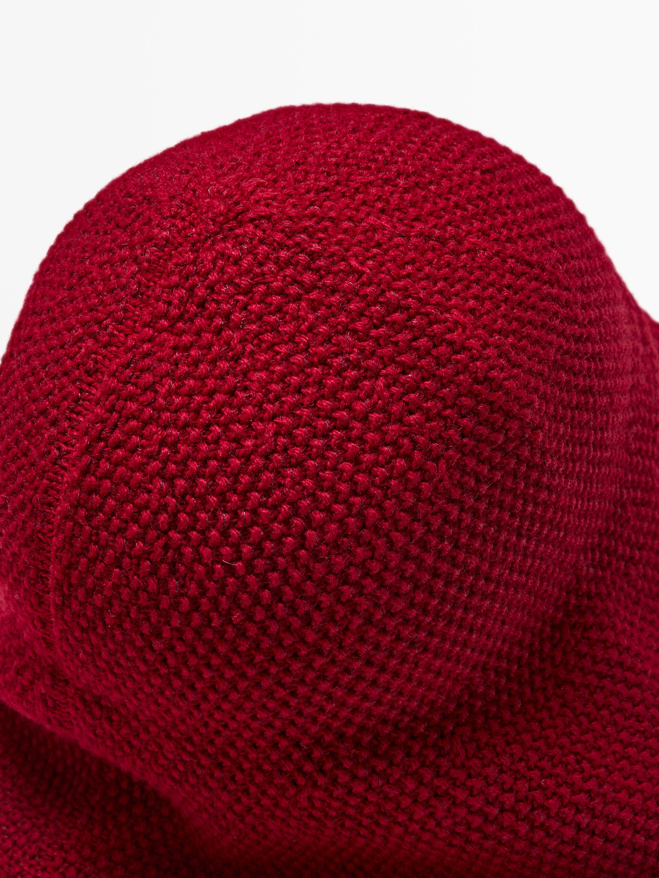 Wool blend knit beanie — RED