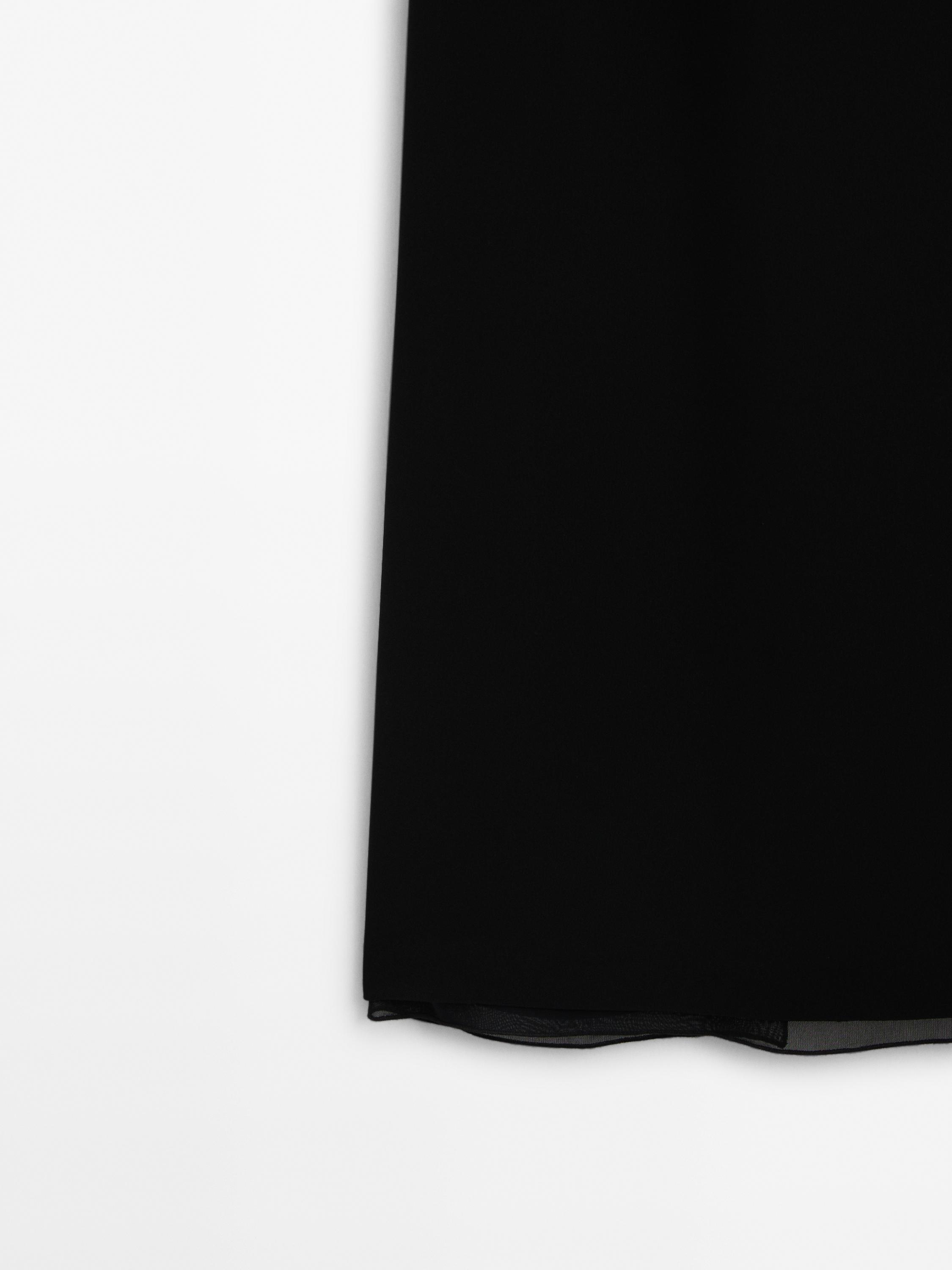 Vestido midi com decote redondo