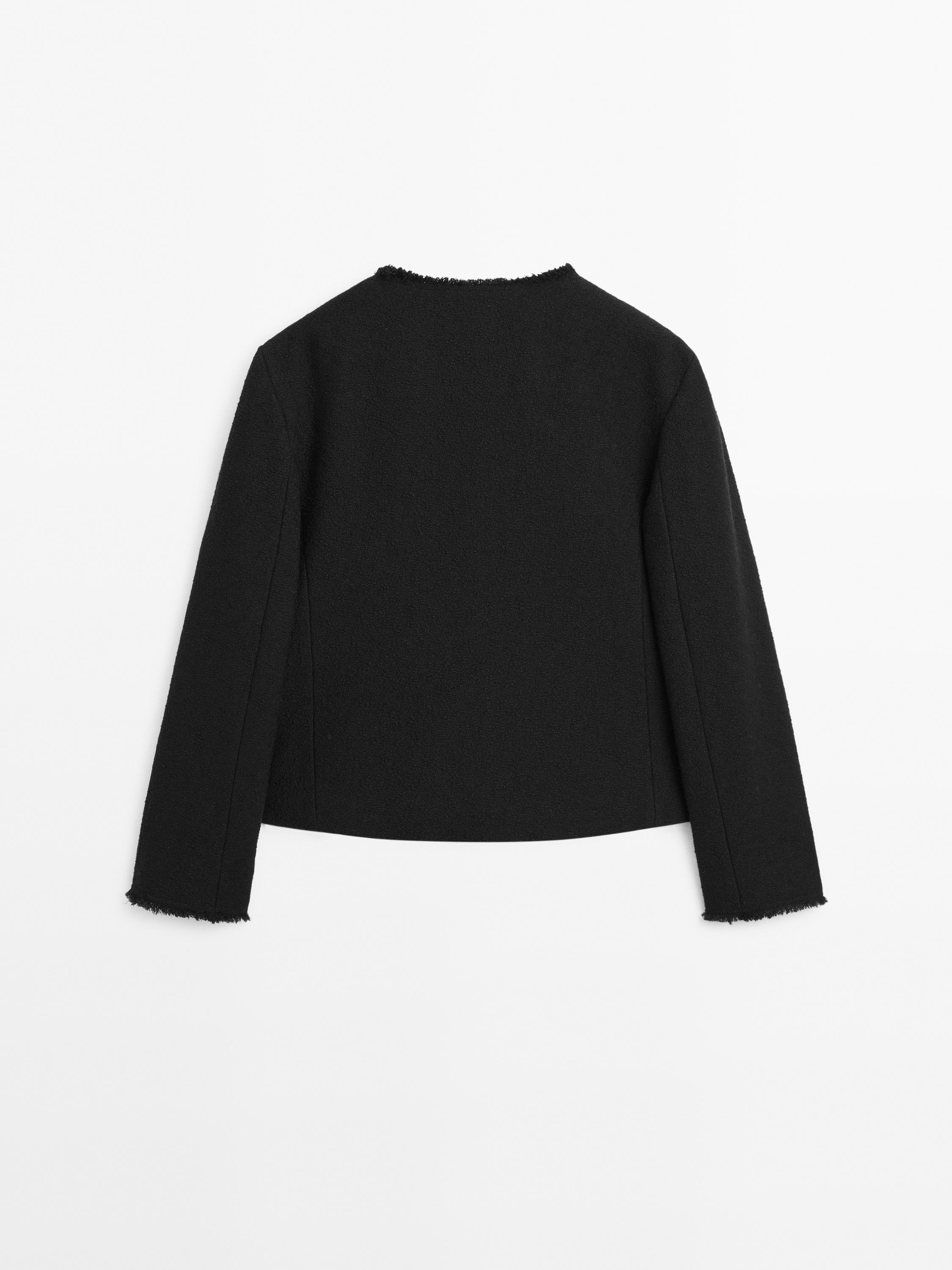 Cropped jacket with buttons