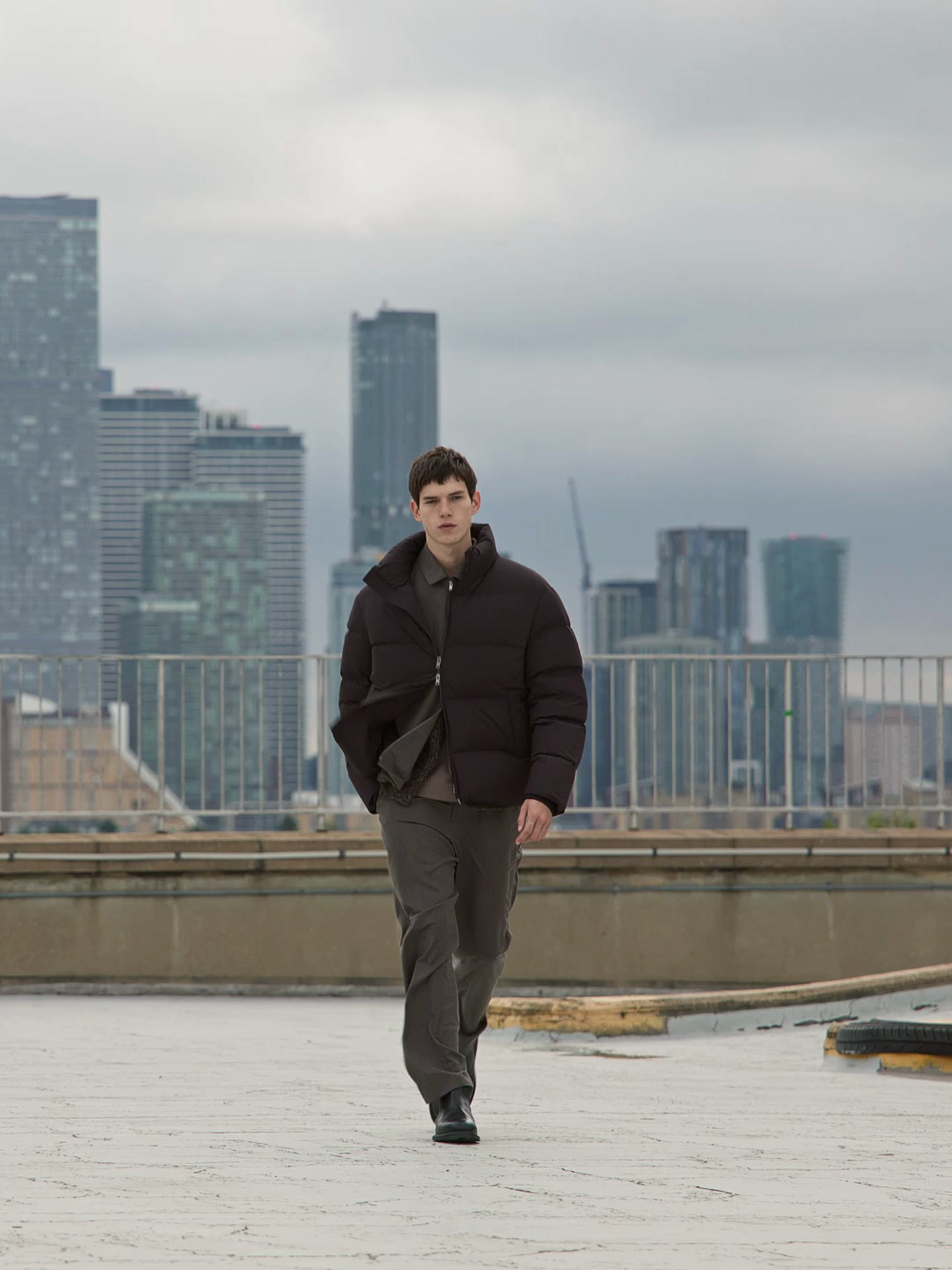Water-repellent puffer jacket