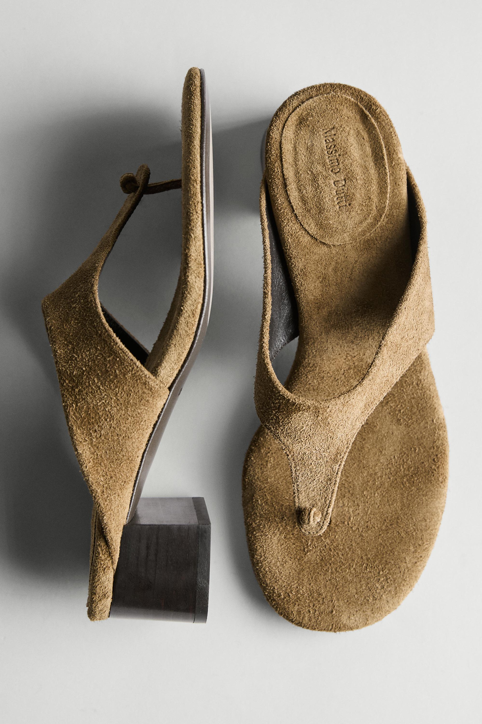 Heeled sandals with knot — CAMEL