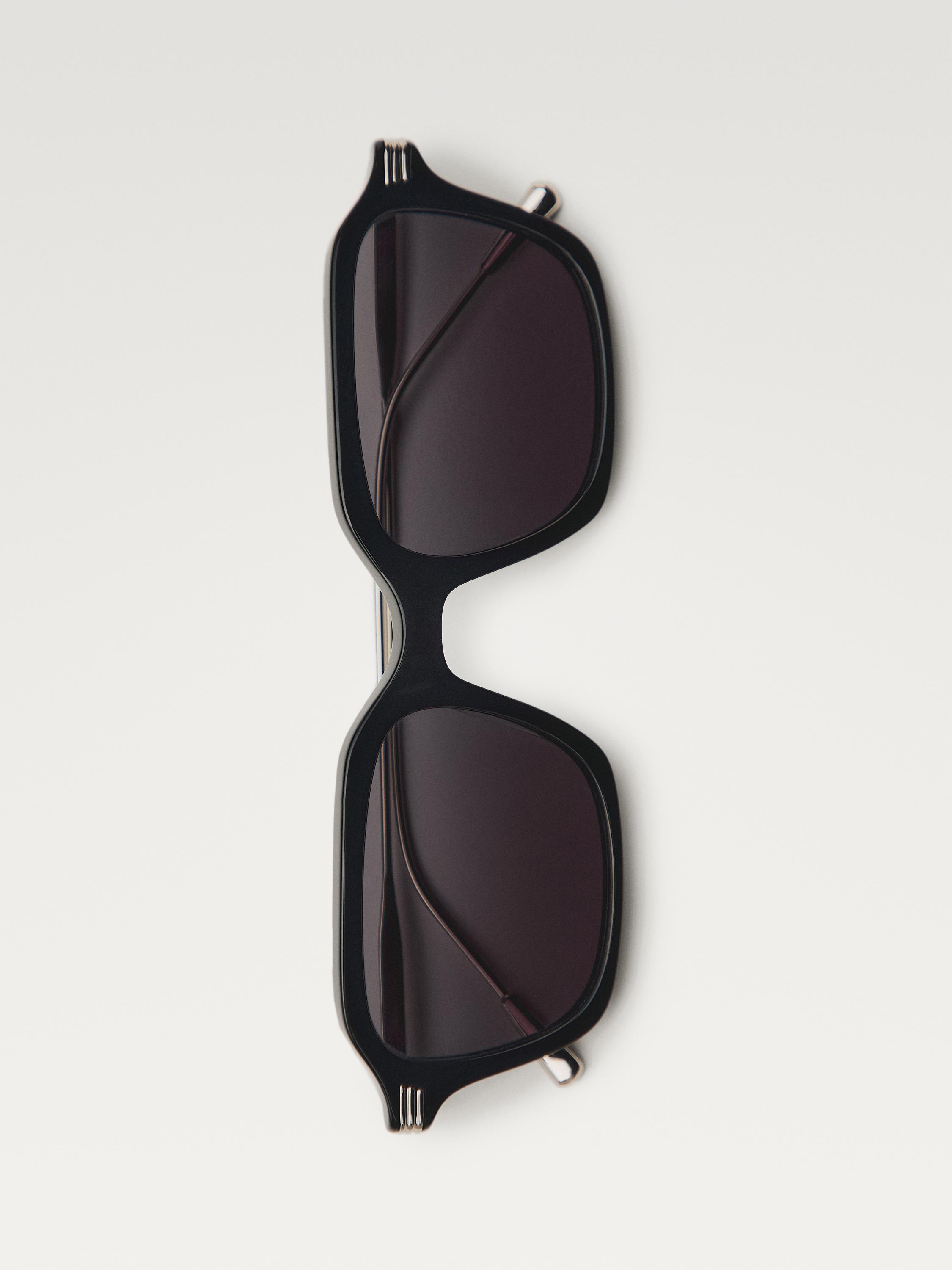 Lunettes de soleil rectangulaires branches métalliques