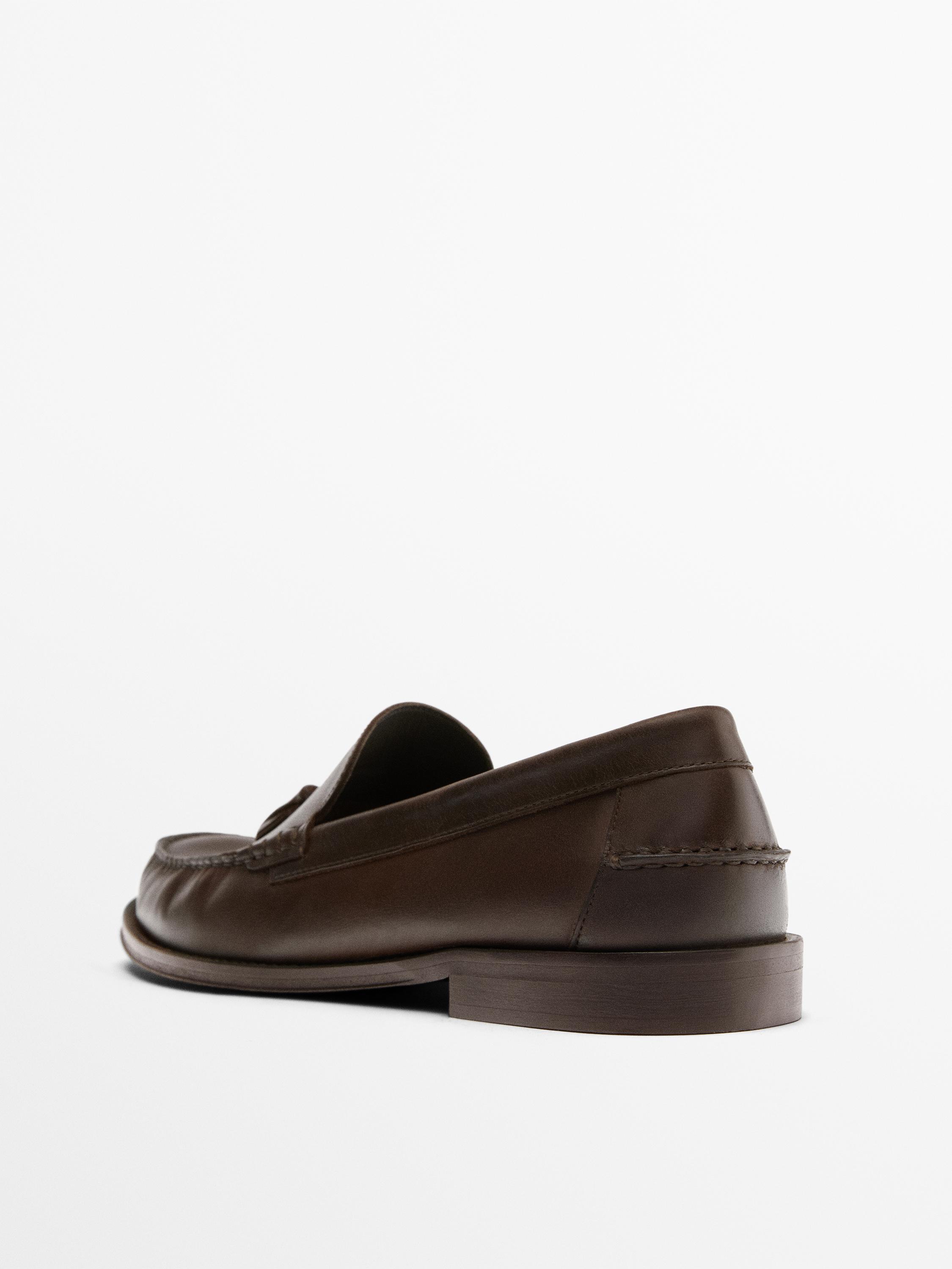 Soft oiled leather loafers with tassels — TAN