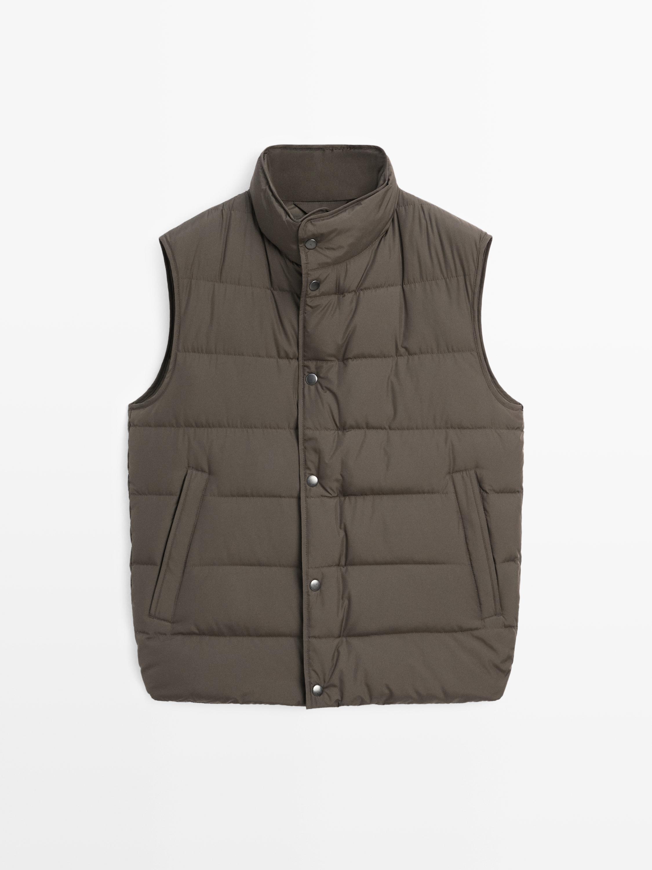 Water-repellent puffer gilet with down blend