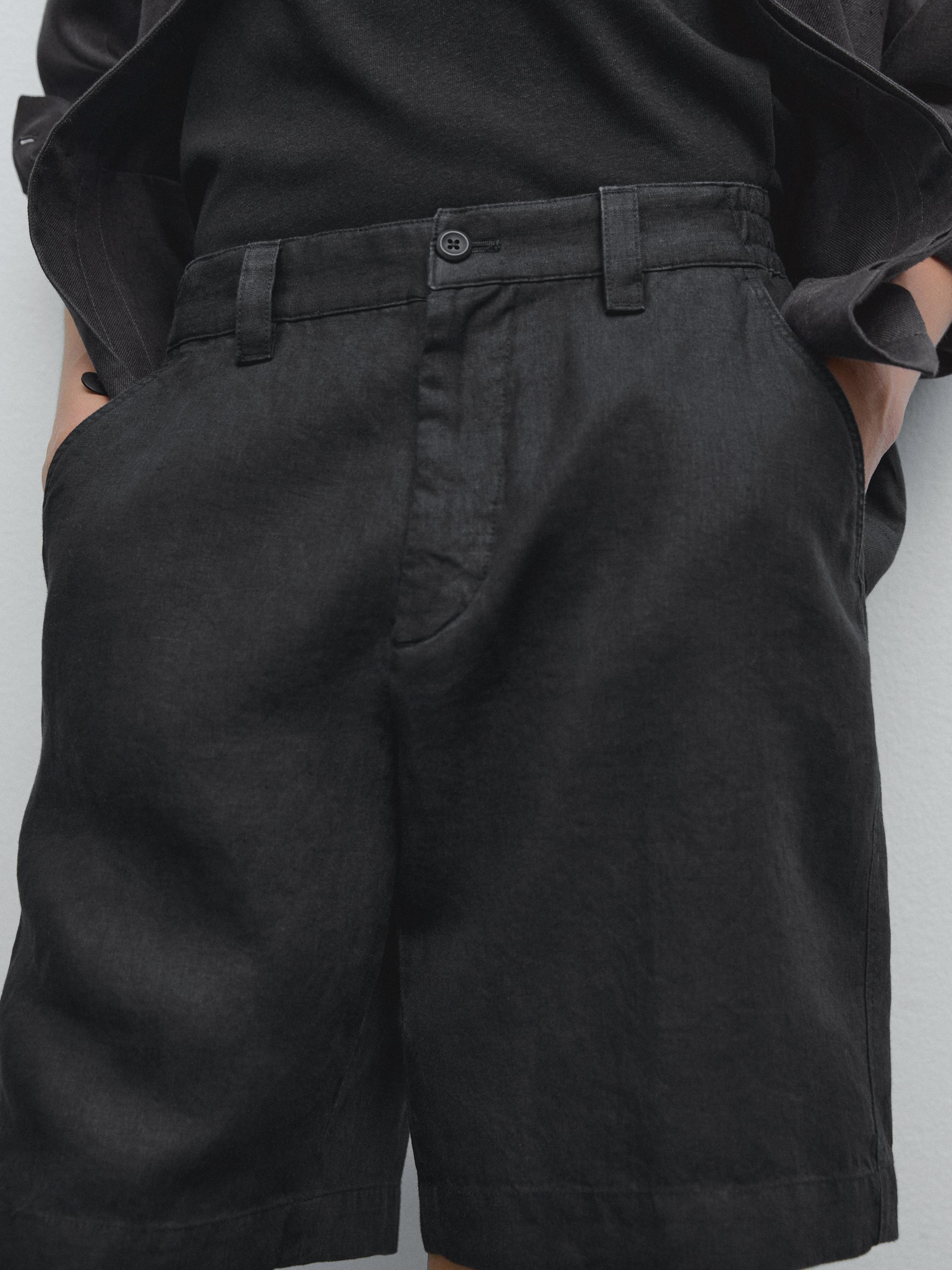 100% linen darted Bermuda shorts