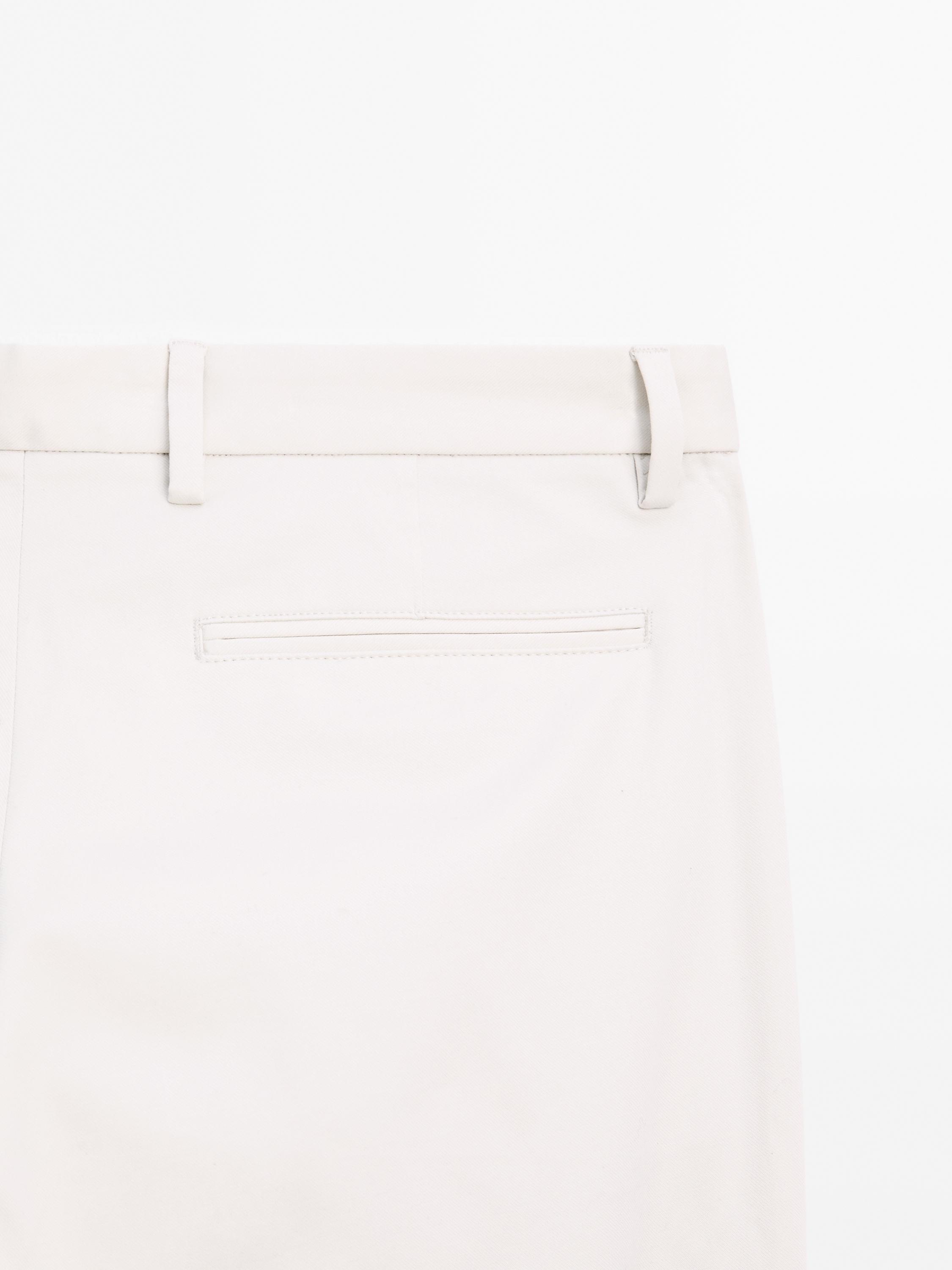 Slim fit панталони од мешавина со памук