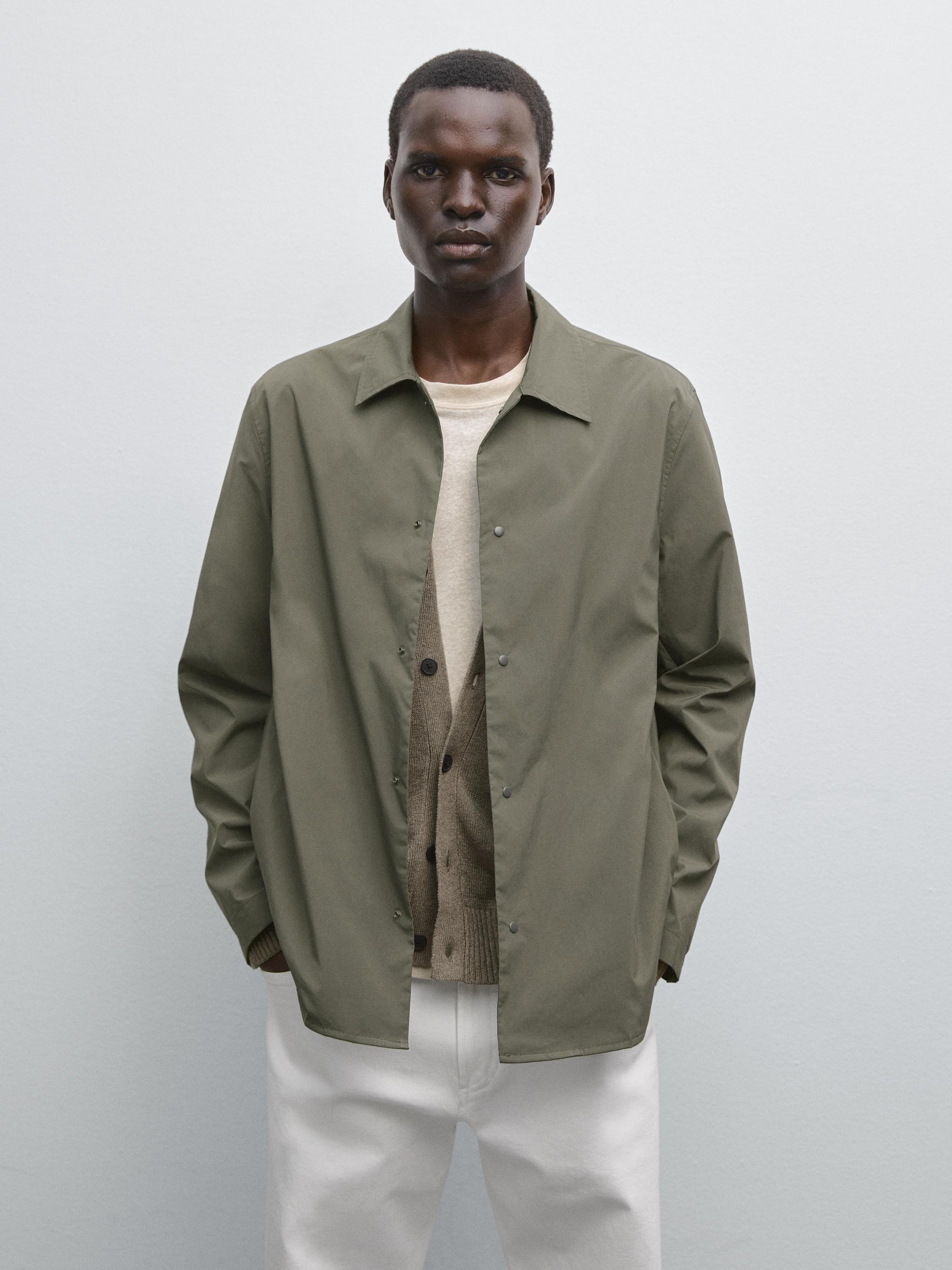 Куртка классического кроя из высокотехнологичной ткани