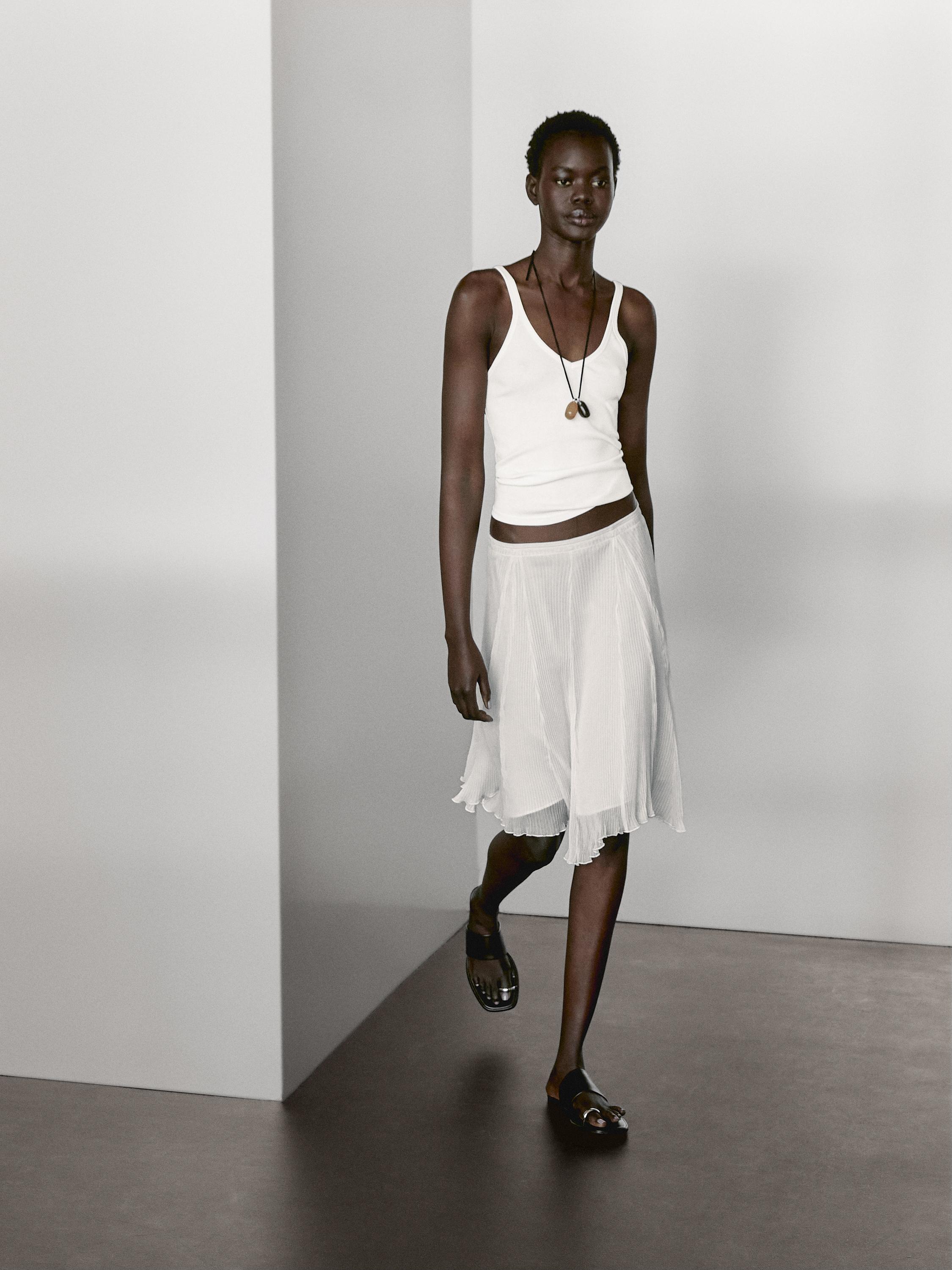 Top col V en tissu côtelé