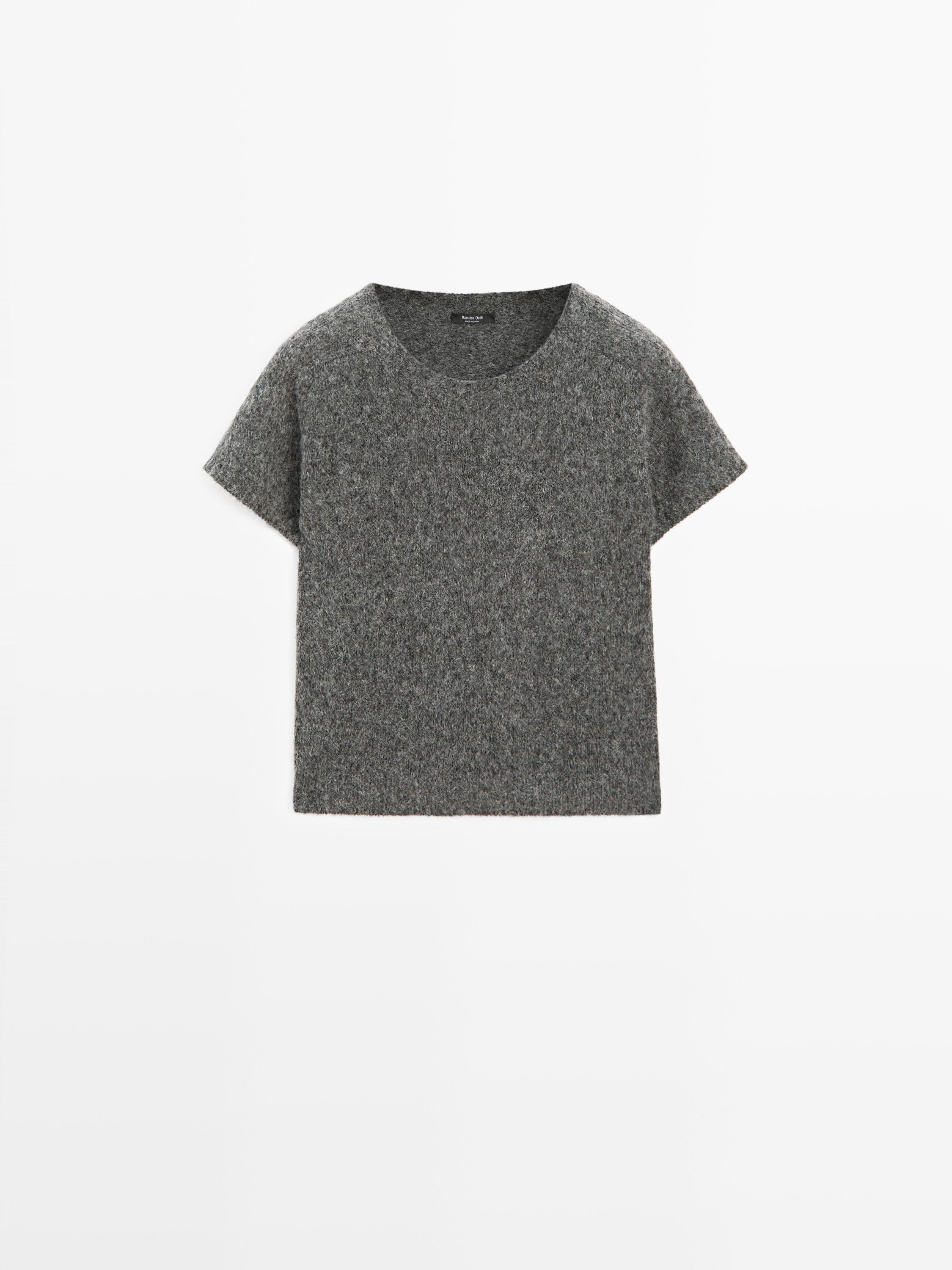 Short knit alpaca and wool sweater