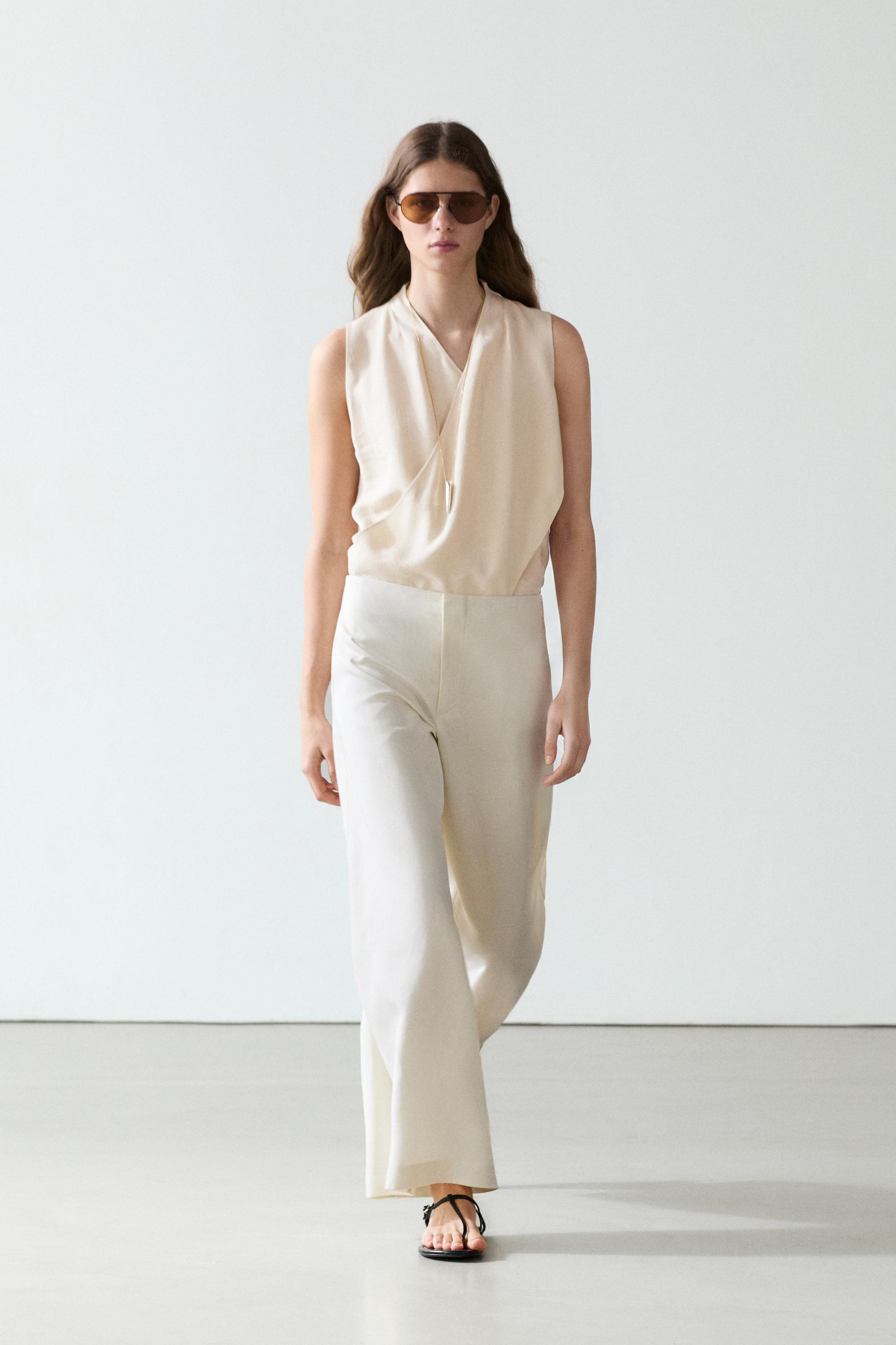 Flowing barrel fit trousers