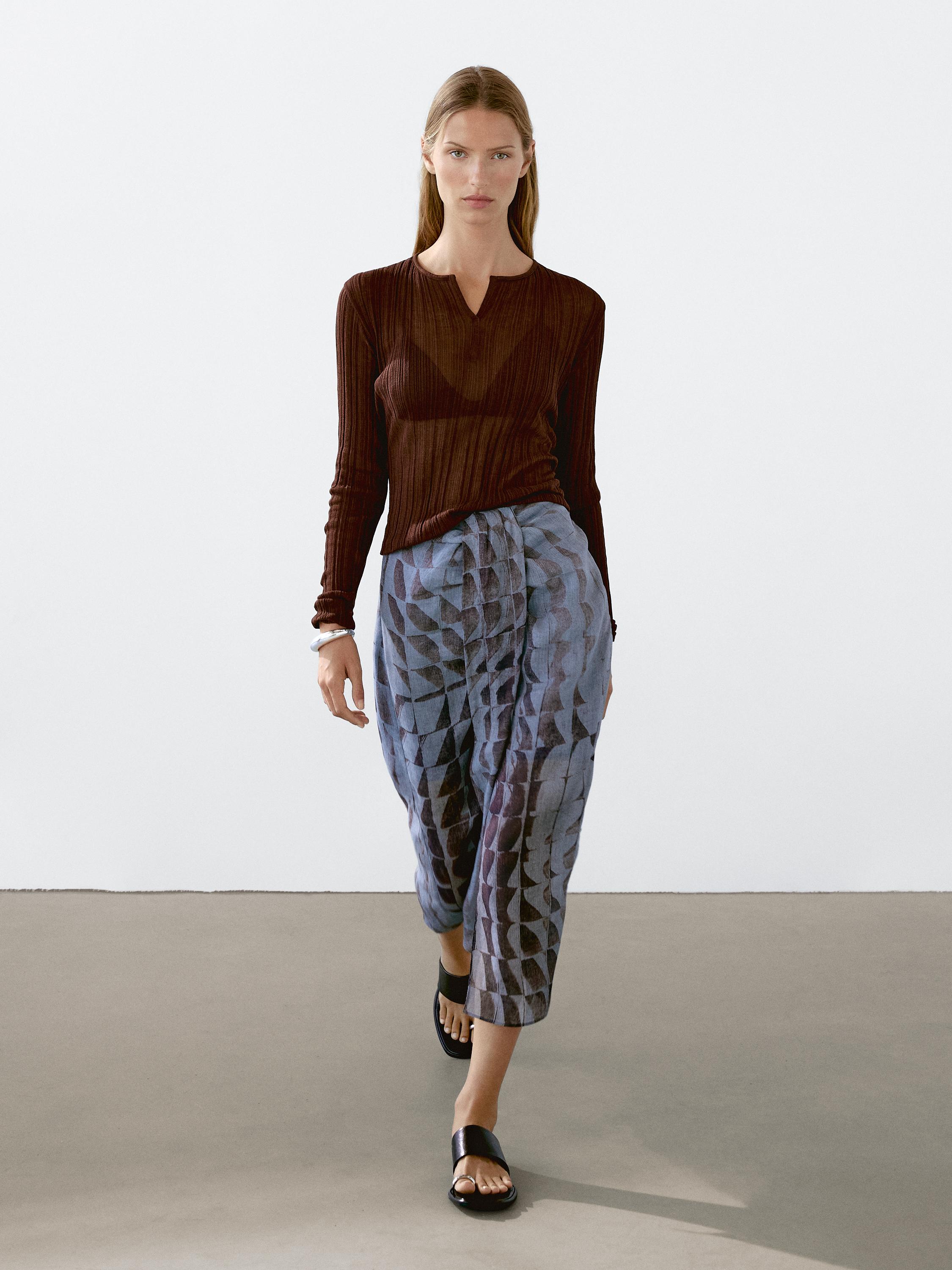 Prążkowana koszulka z długim rękawem