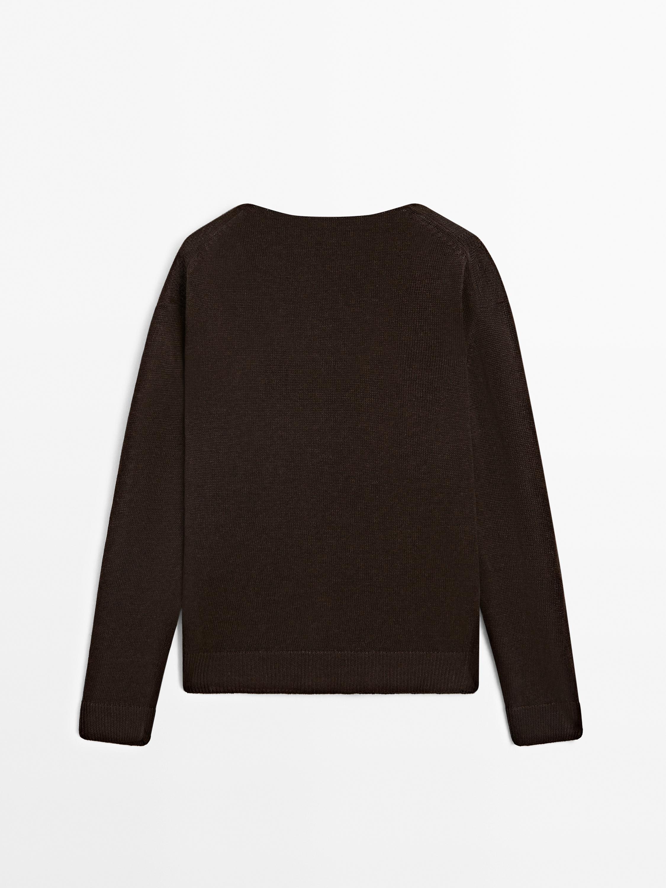 100% linen knit V-neck sweater