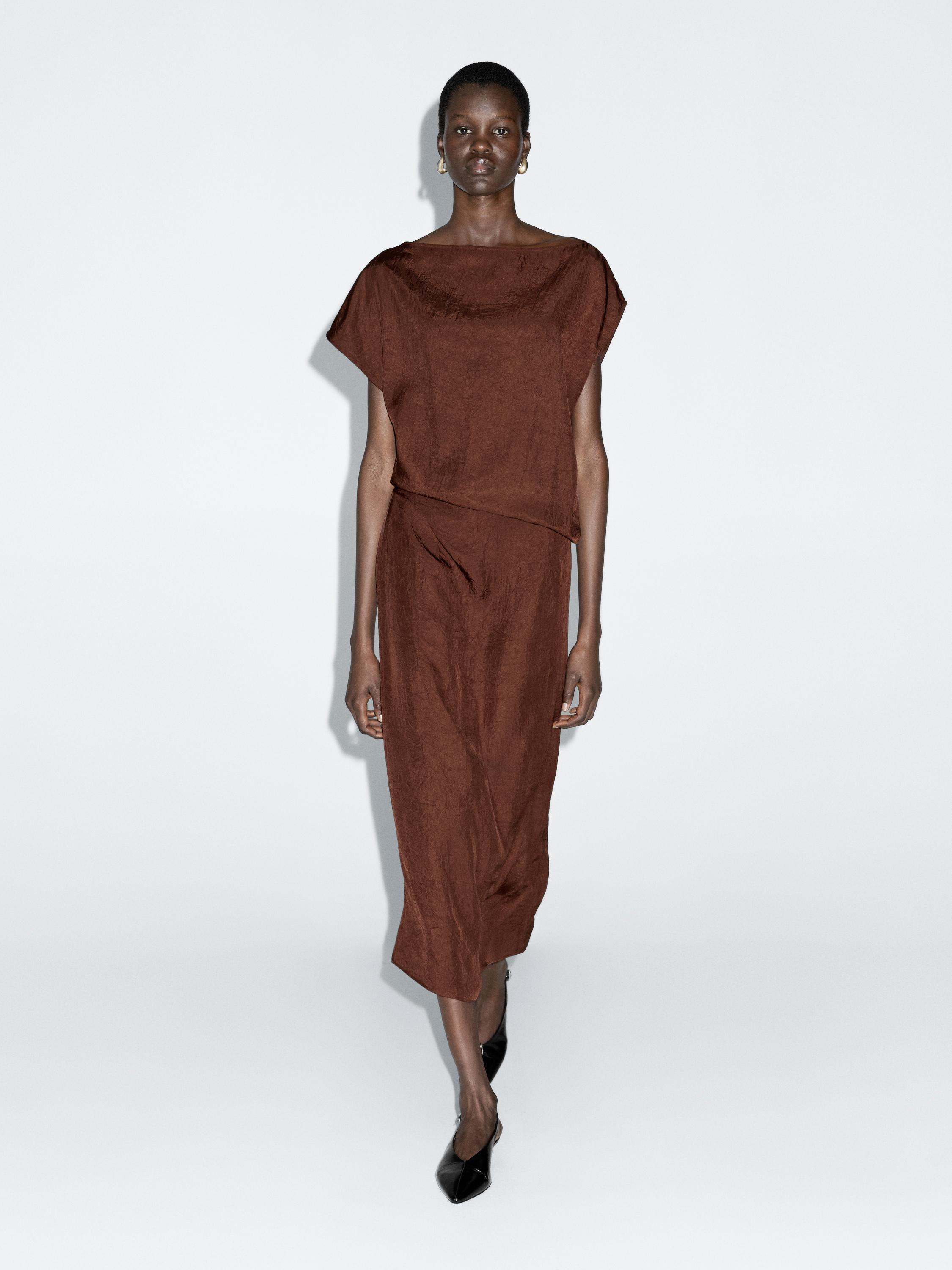 Robe longue taille froncée