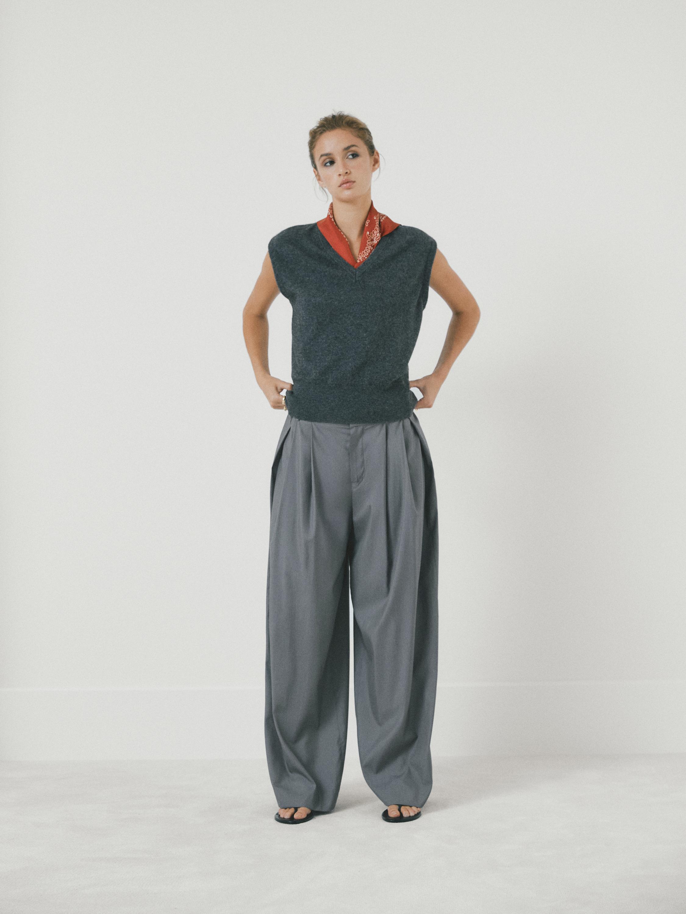 Gilet con scollo a v 100% cashmere