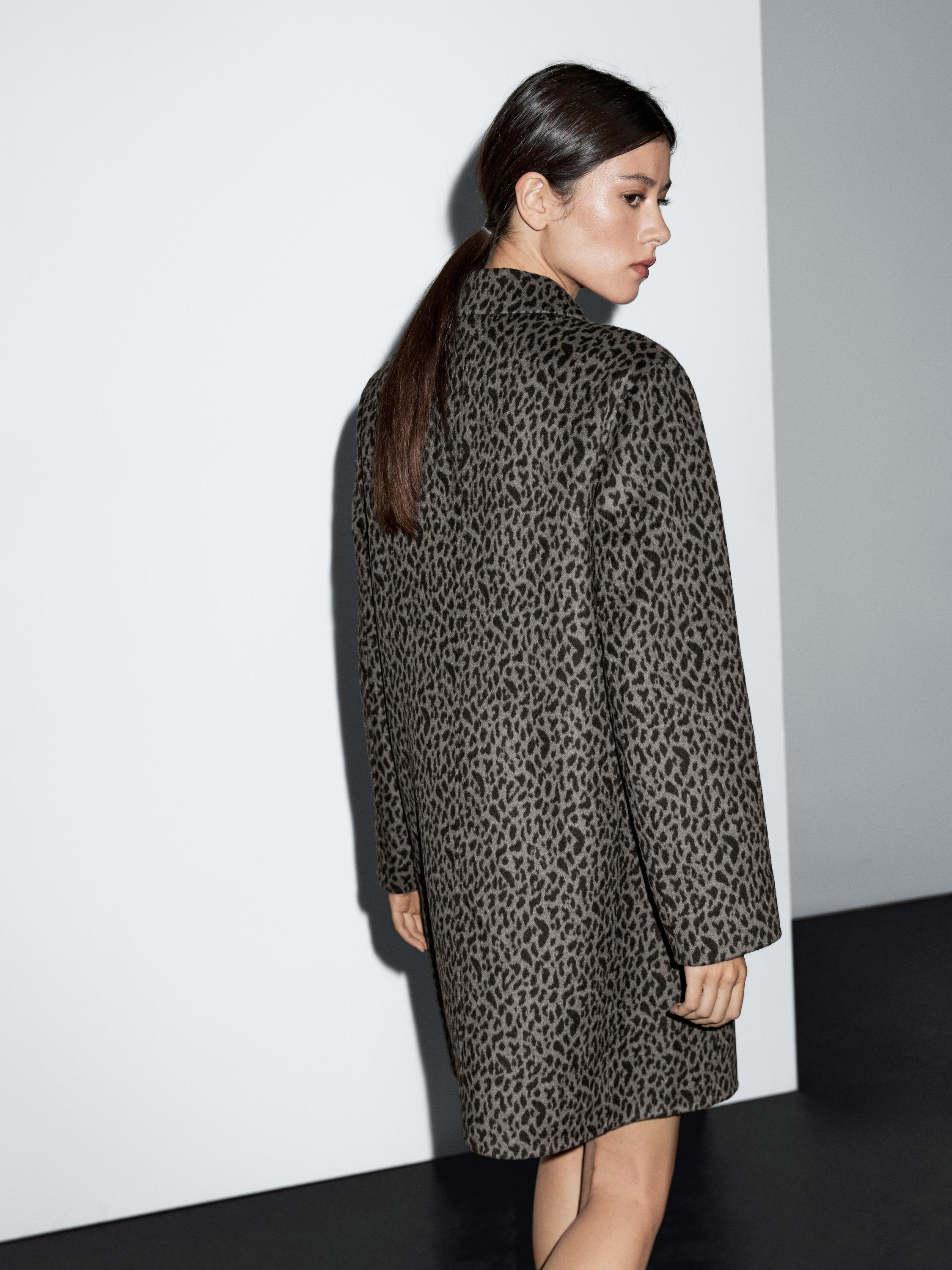 Mantel motif kulit binatang campuran wol