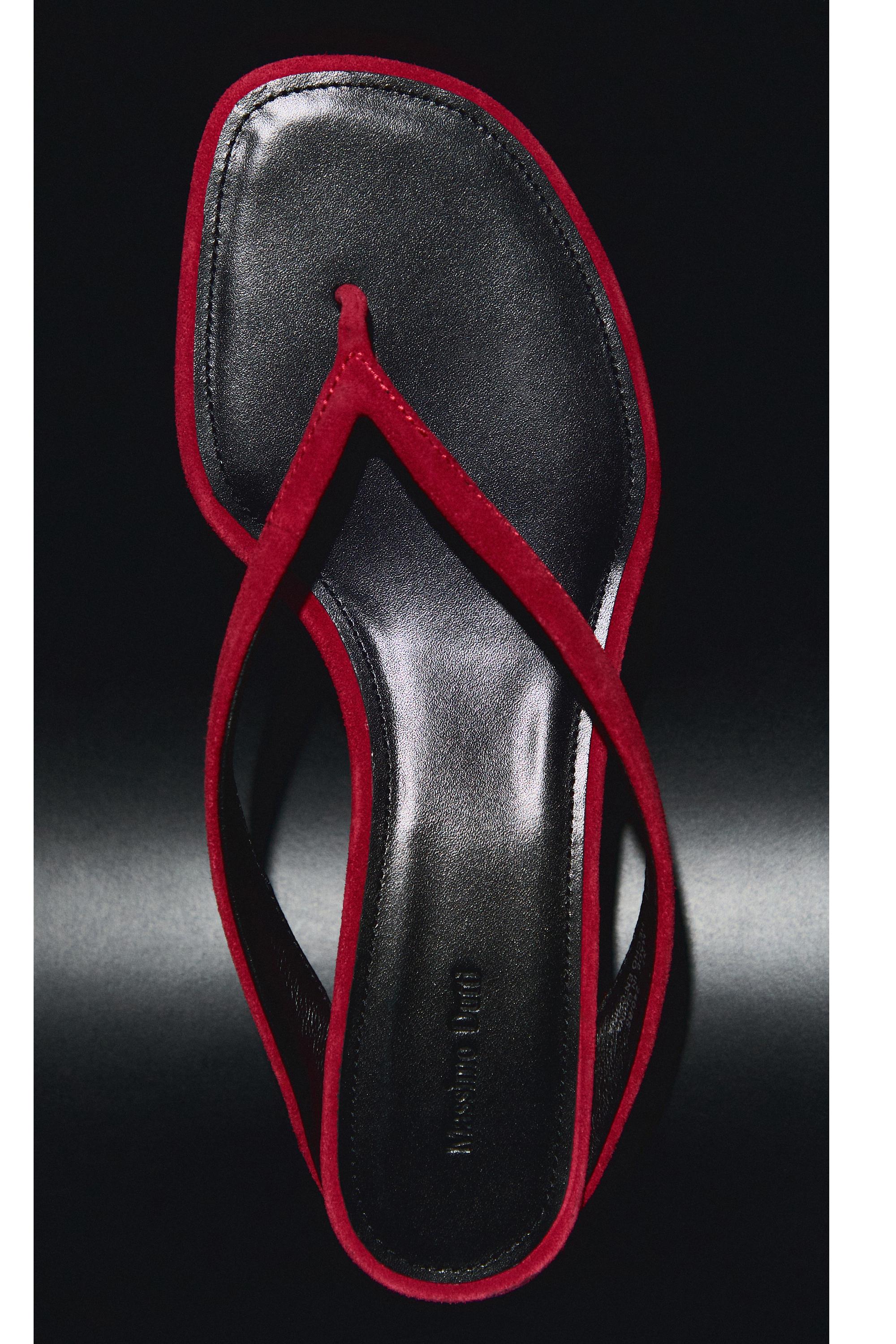 Mid-heel sandals with toe divider — RED