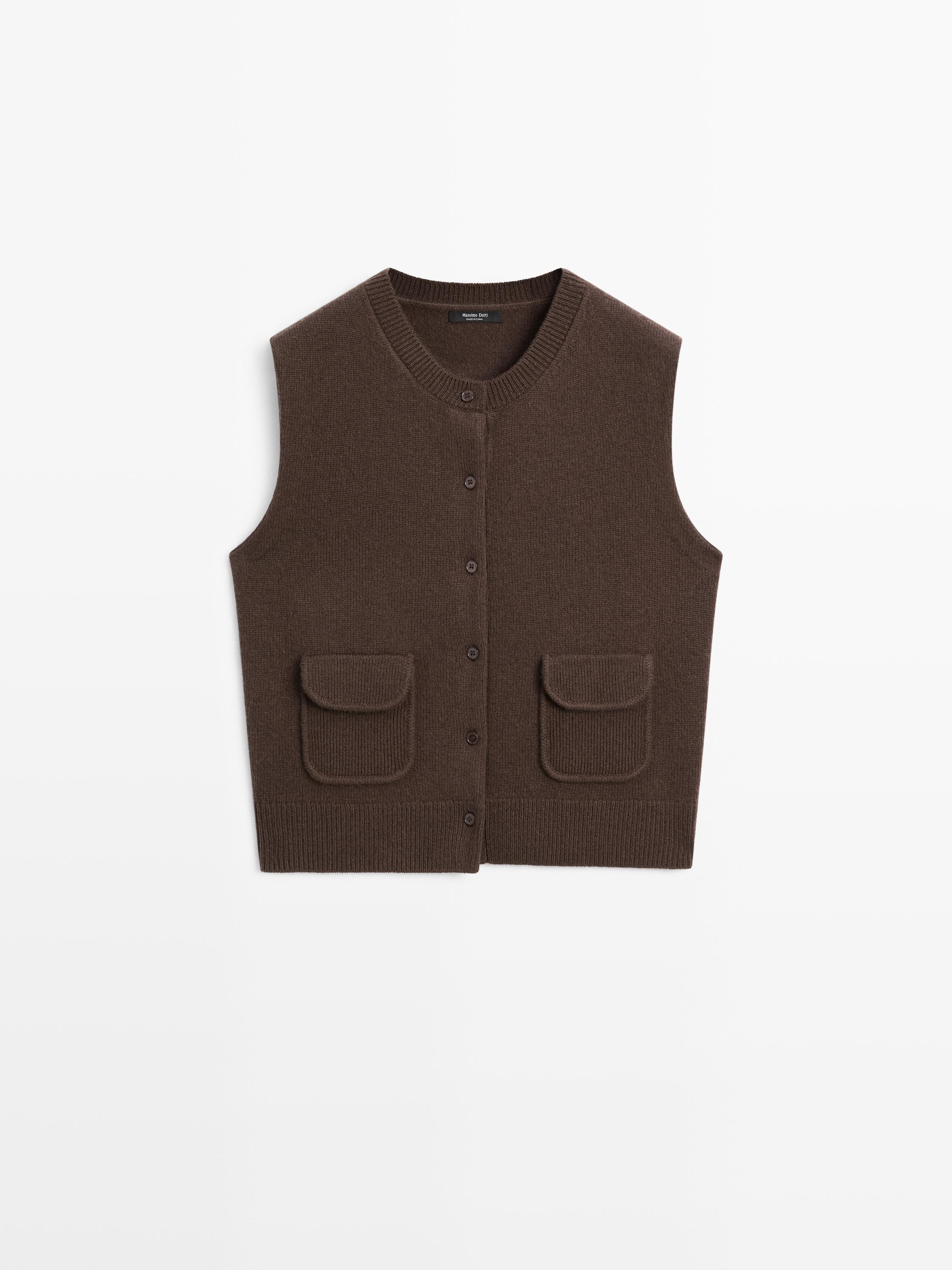 Wool blend vest with pocket details
