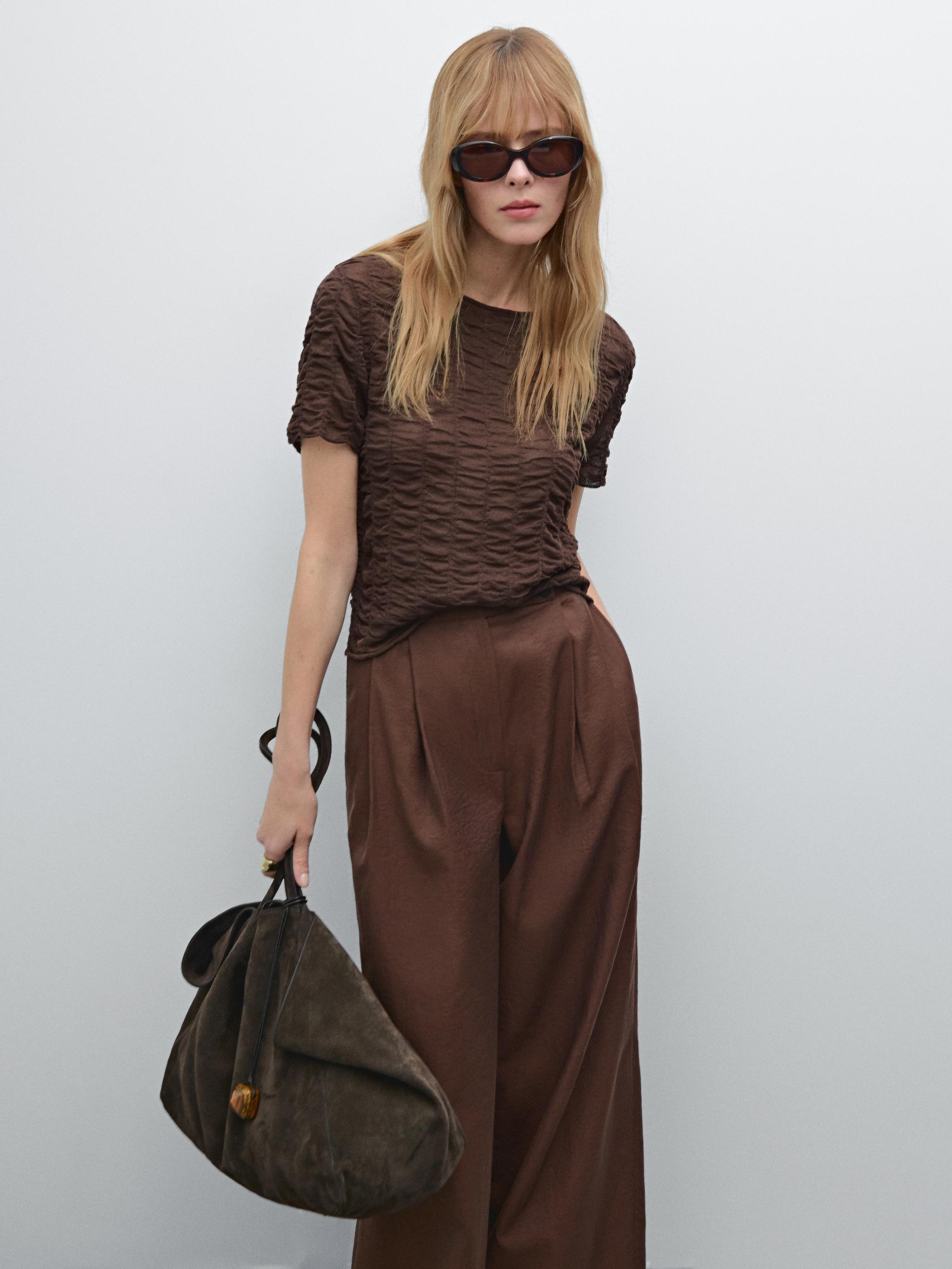 Short sleeve T-shirt with gathered detail