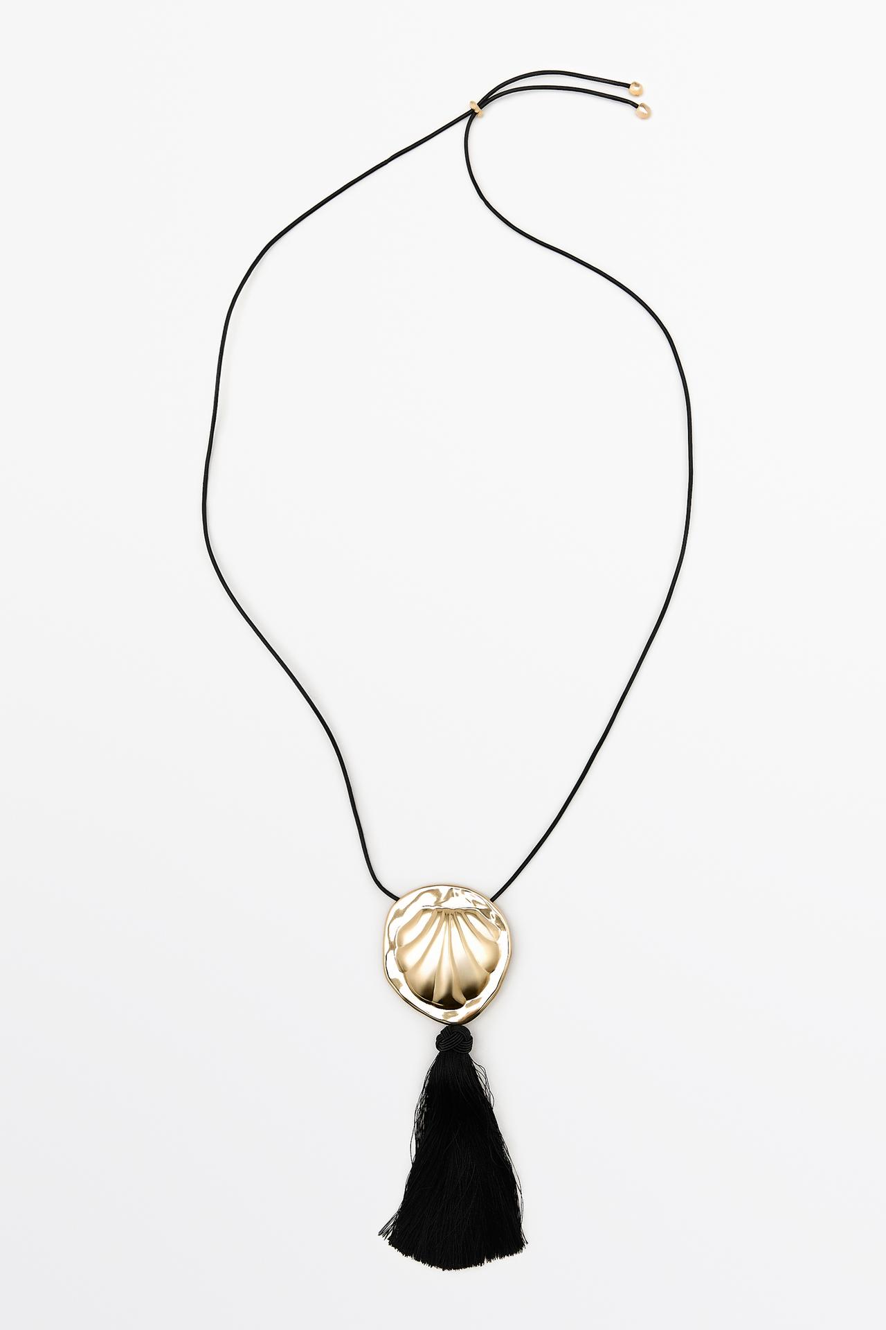 Shell pendant necklace with tassel — GOLDEN