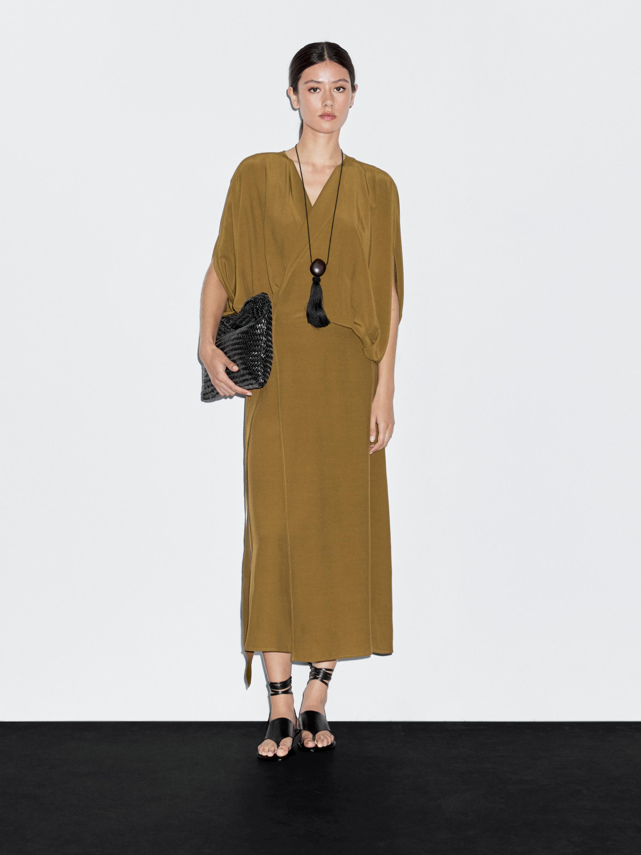Wrap dress with buckle