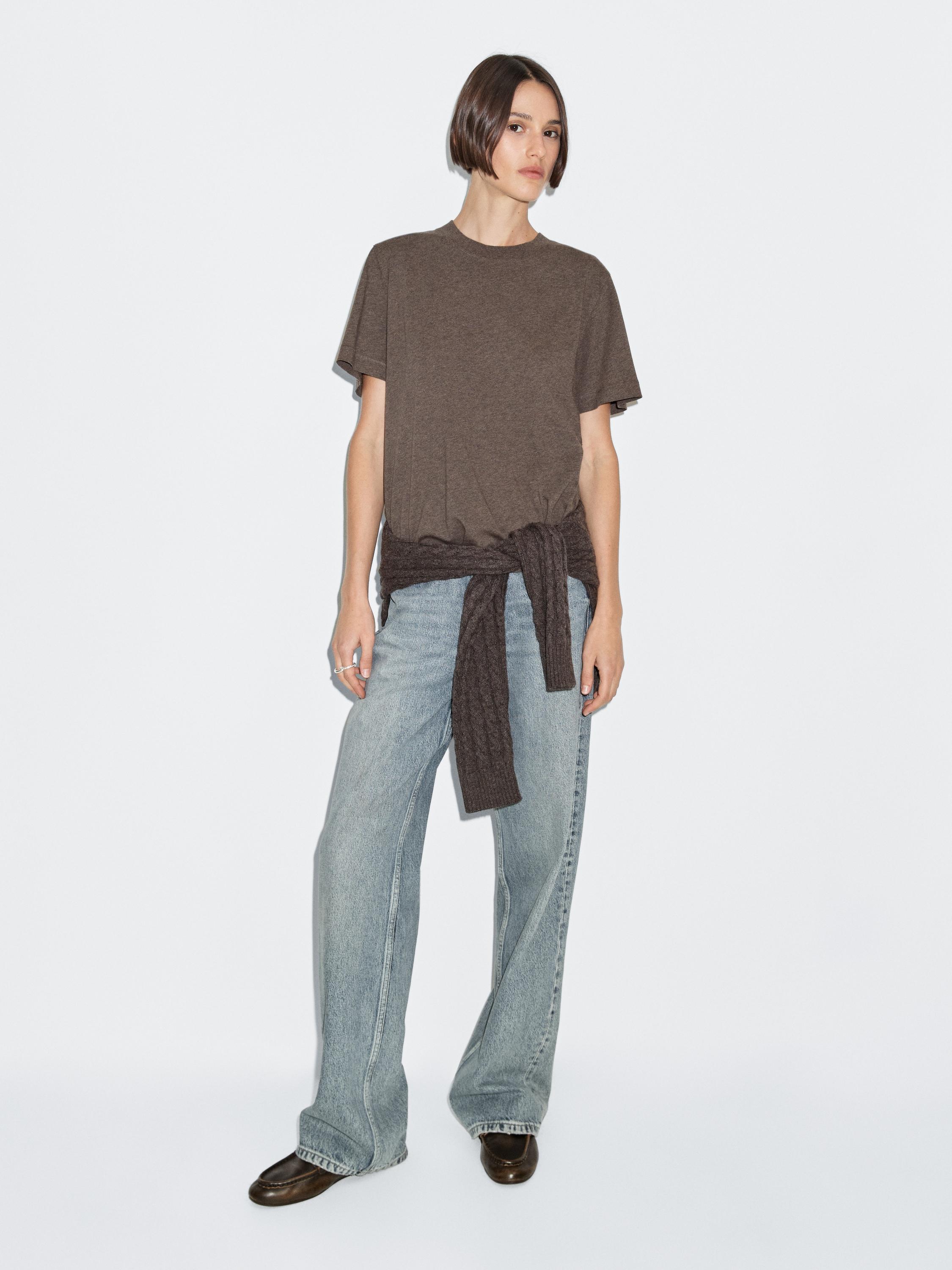 Kaus melange lengan pendek