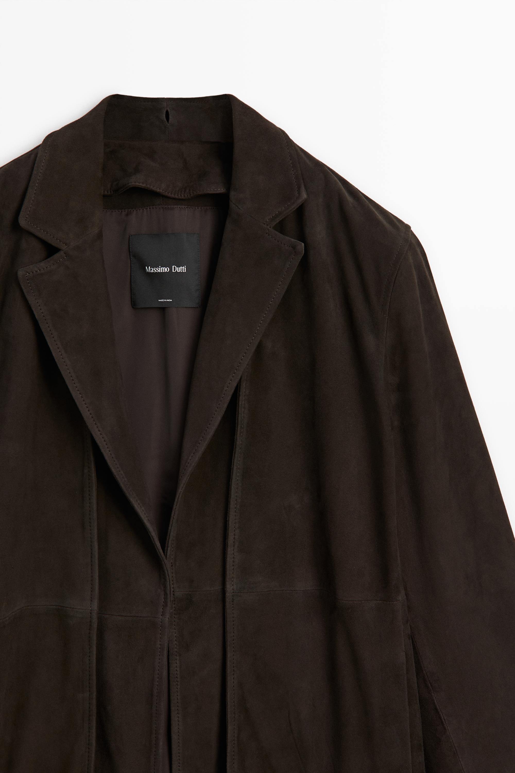 Suede coat with detachable collar