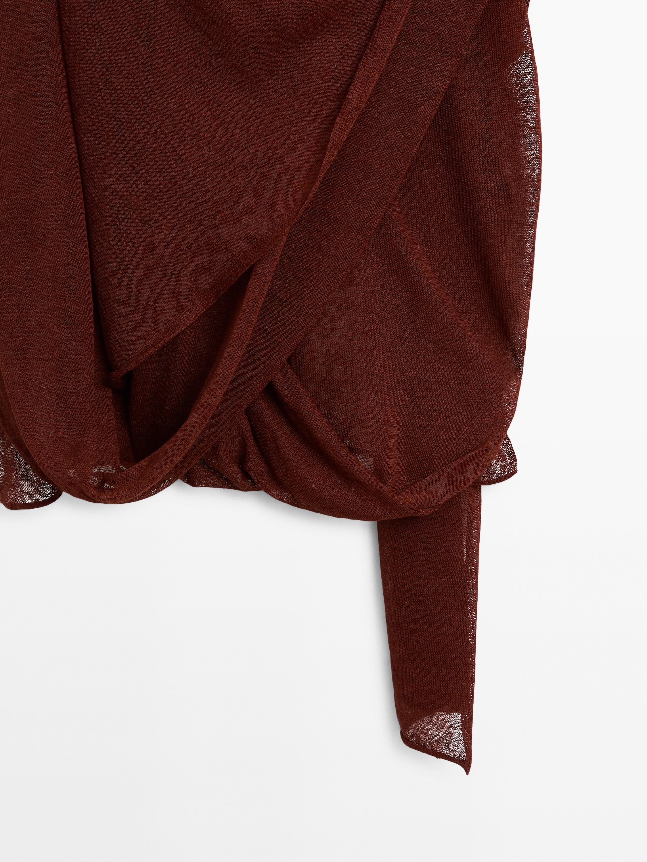 Flowing top with cape detail