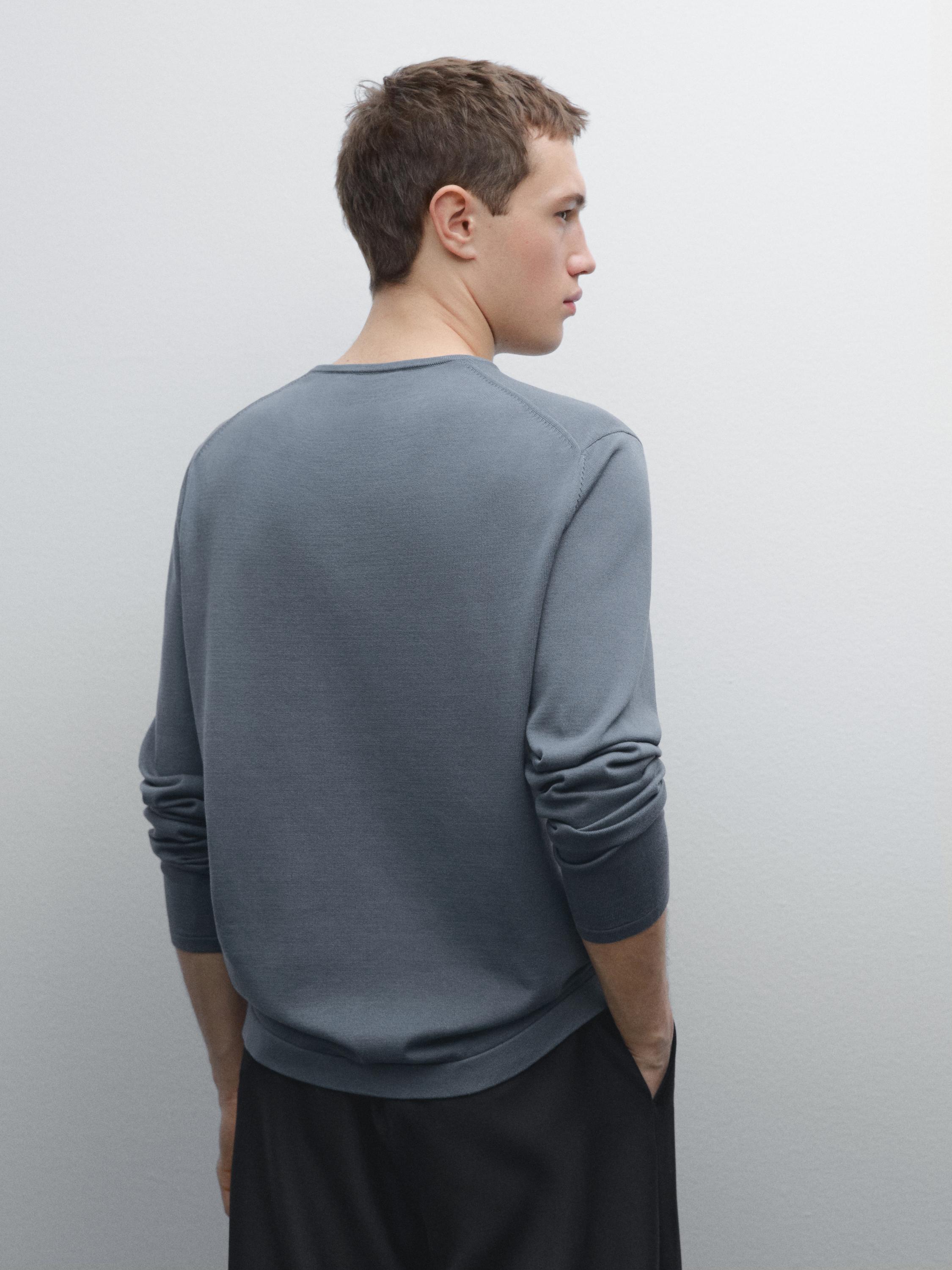 Cienki dzianinowy sweter ze 100% bawełny