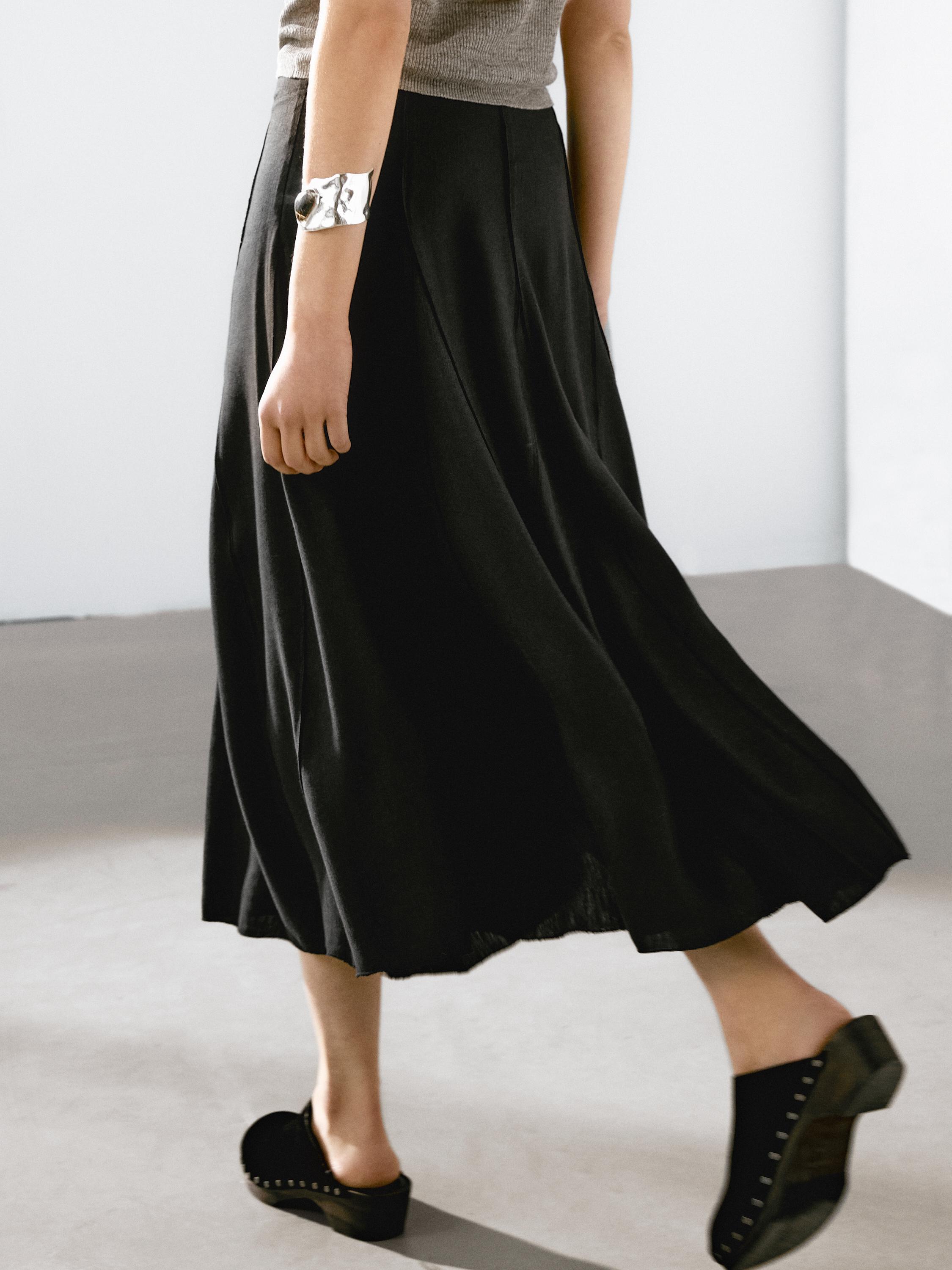 Flared midi skirt with seam details