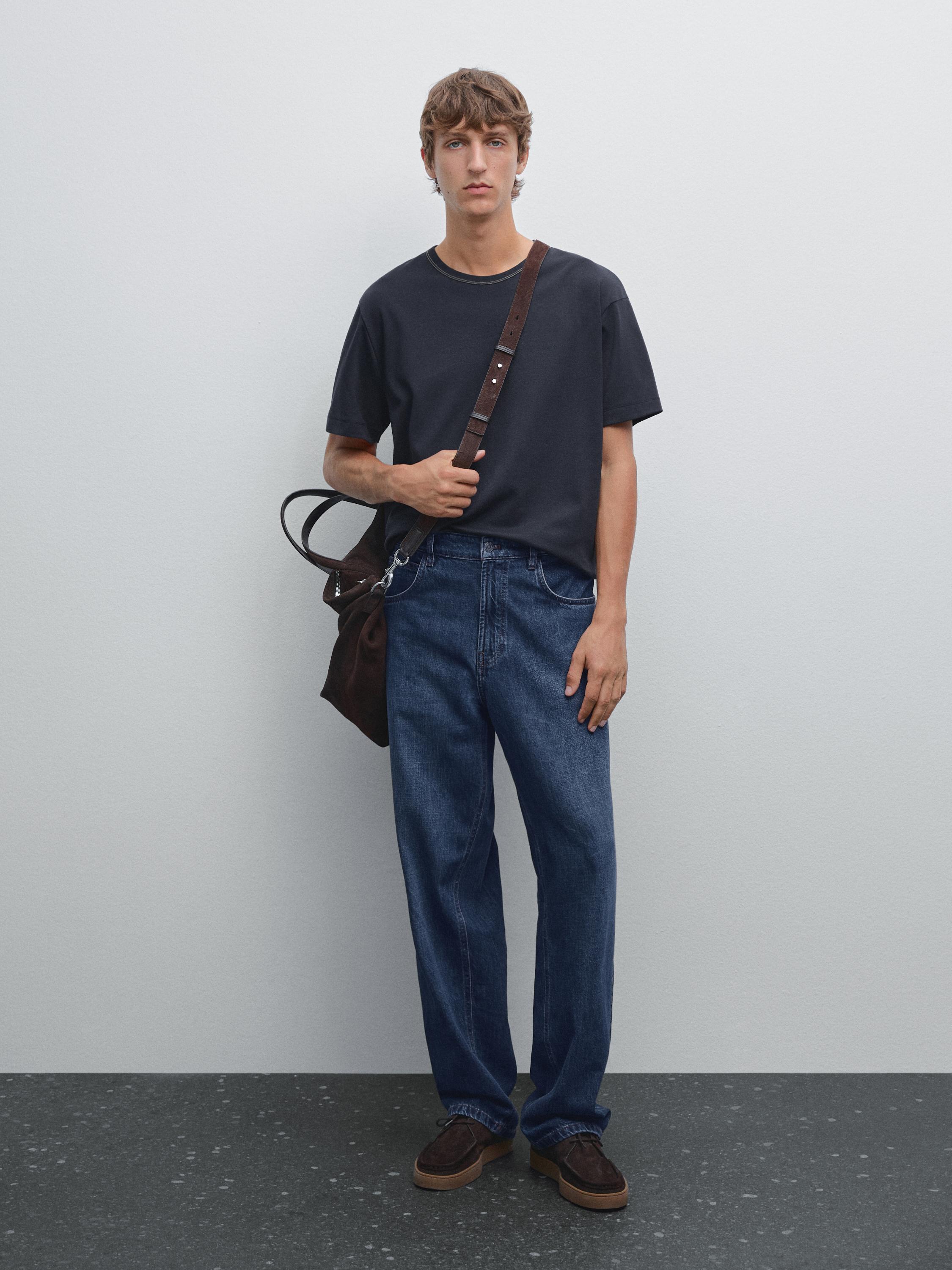 Kontrastse pealisõmblusega T-särk