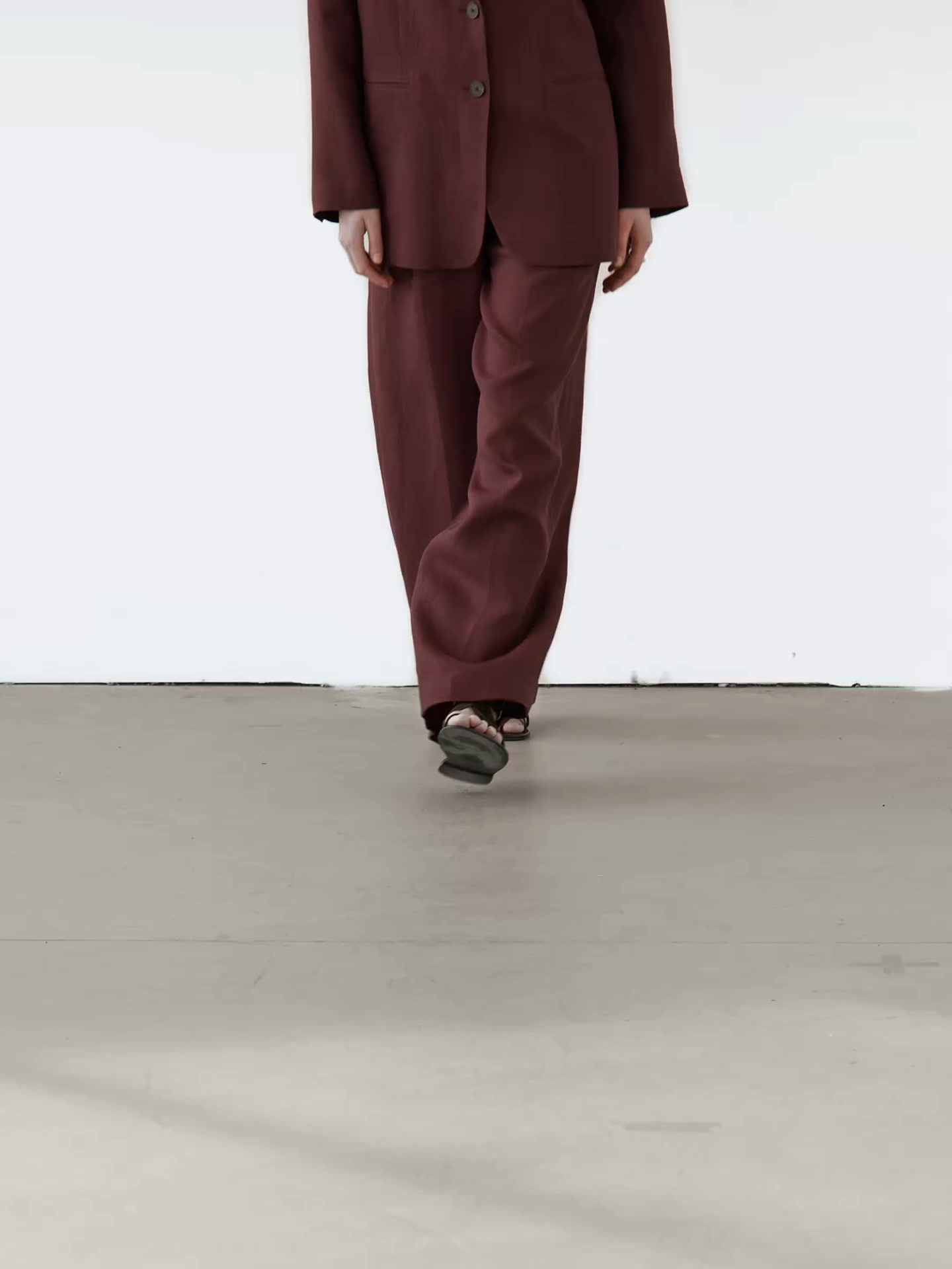 Pantalón fluido pinzas 100% lino