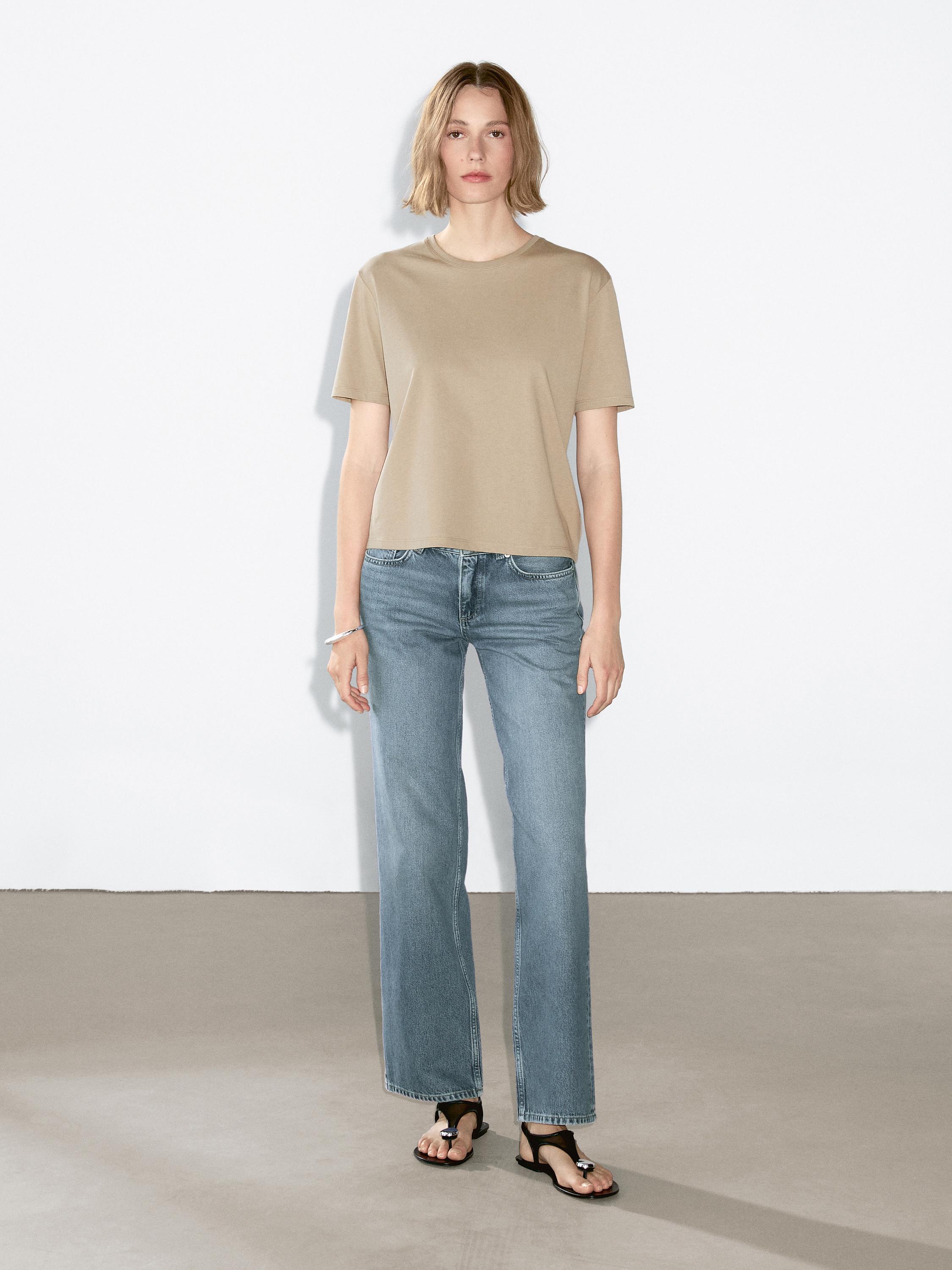 Low-rise straight-leg jeans