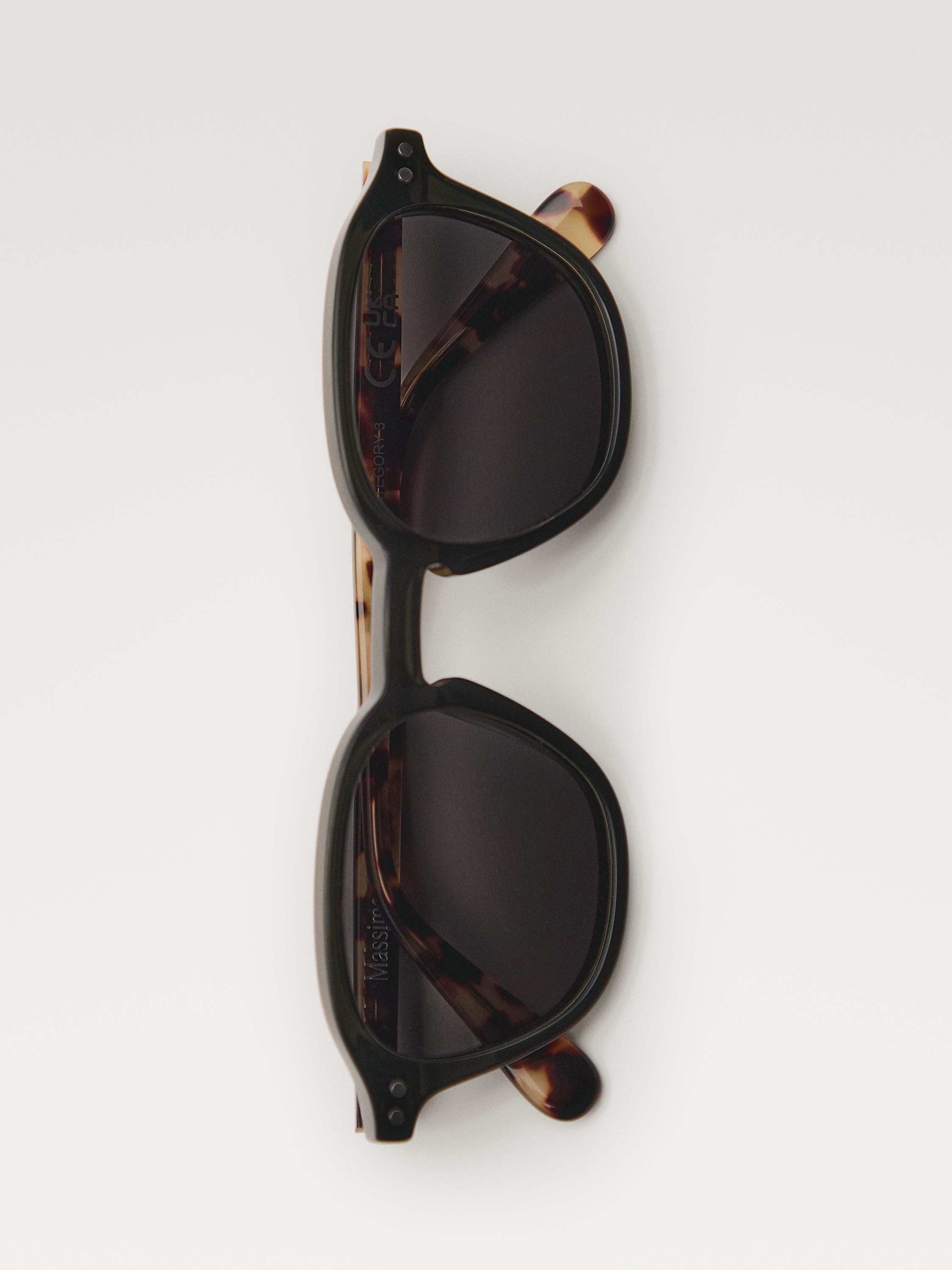 Occhiali da sole rotondi