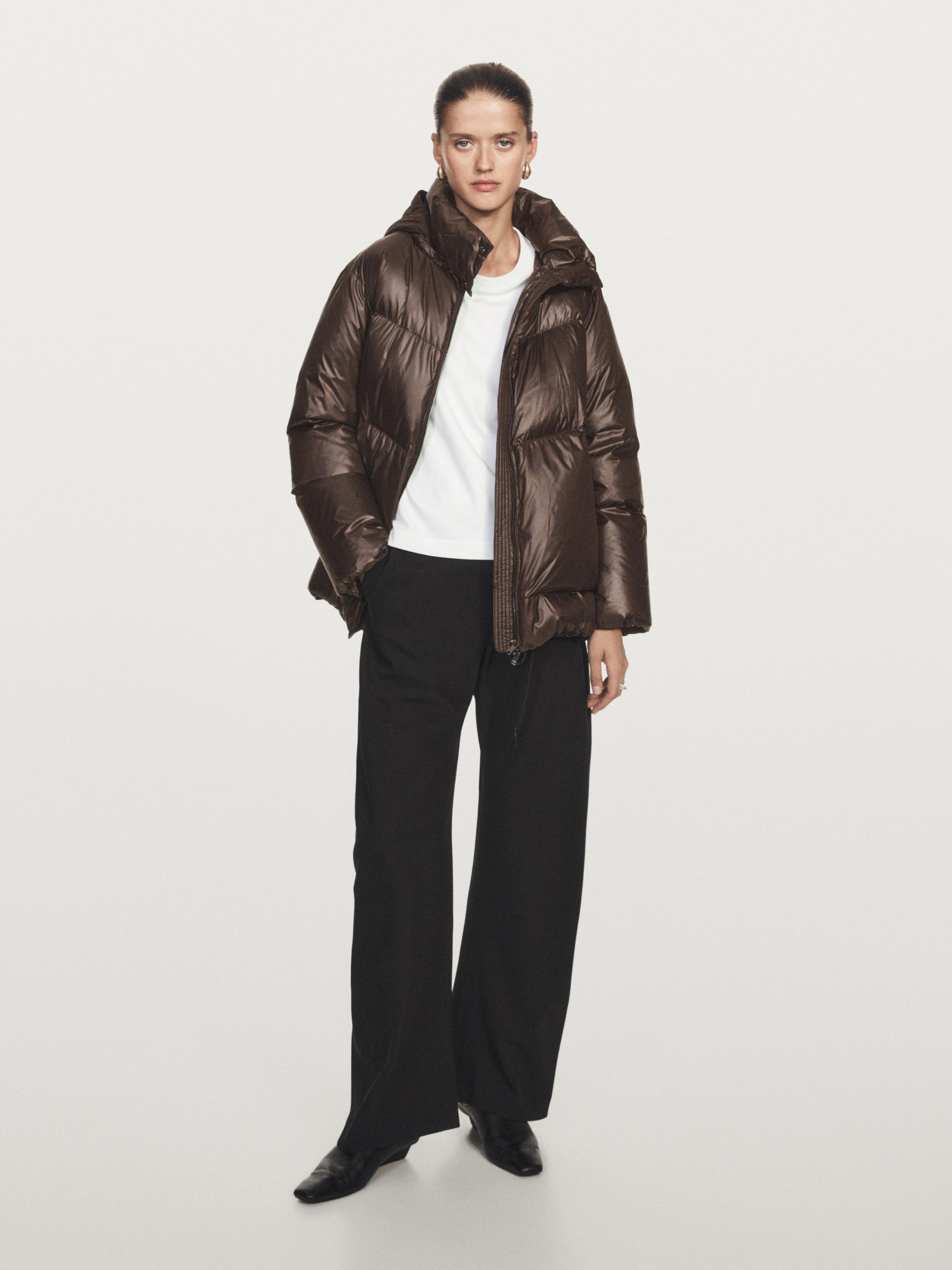 Puffer jacket with detachable hood